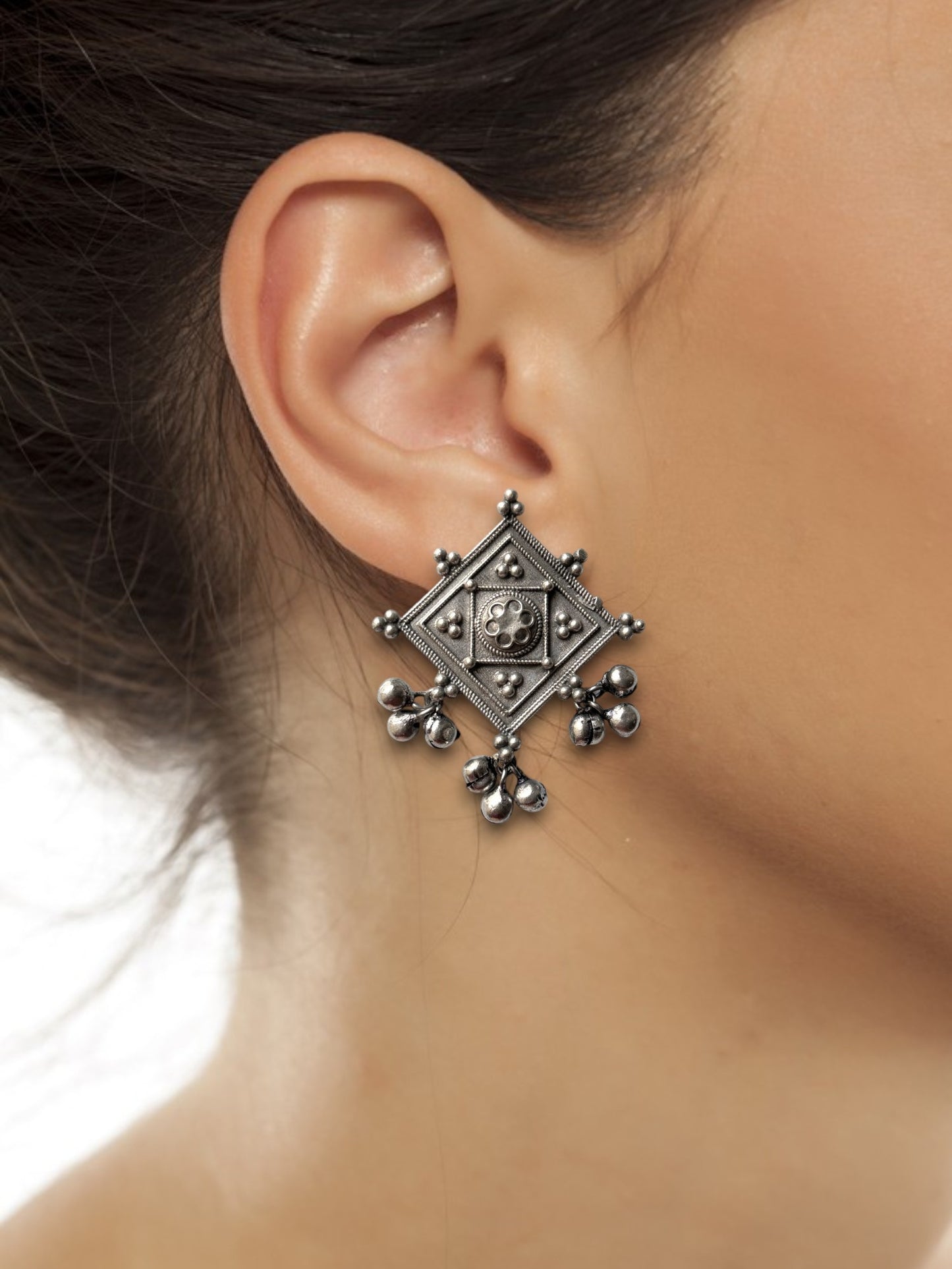 Silver Plated Oxidised Stud