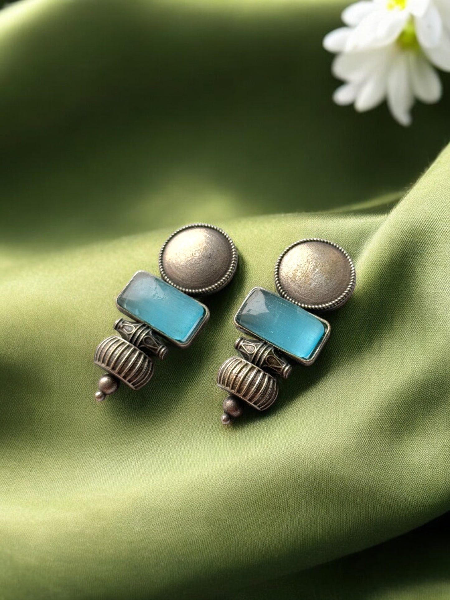 Elegant Brass Earrings with Silk Stone