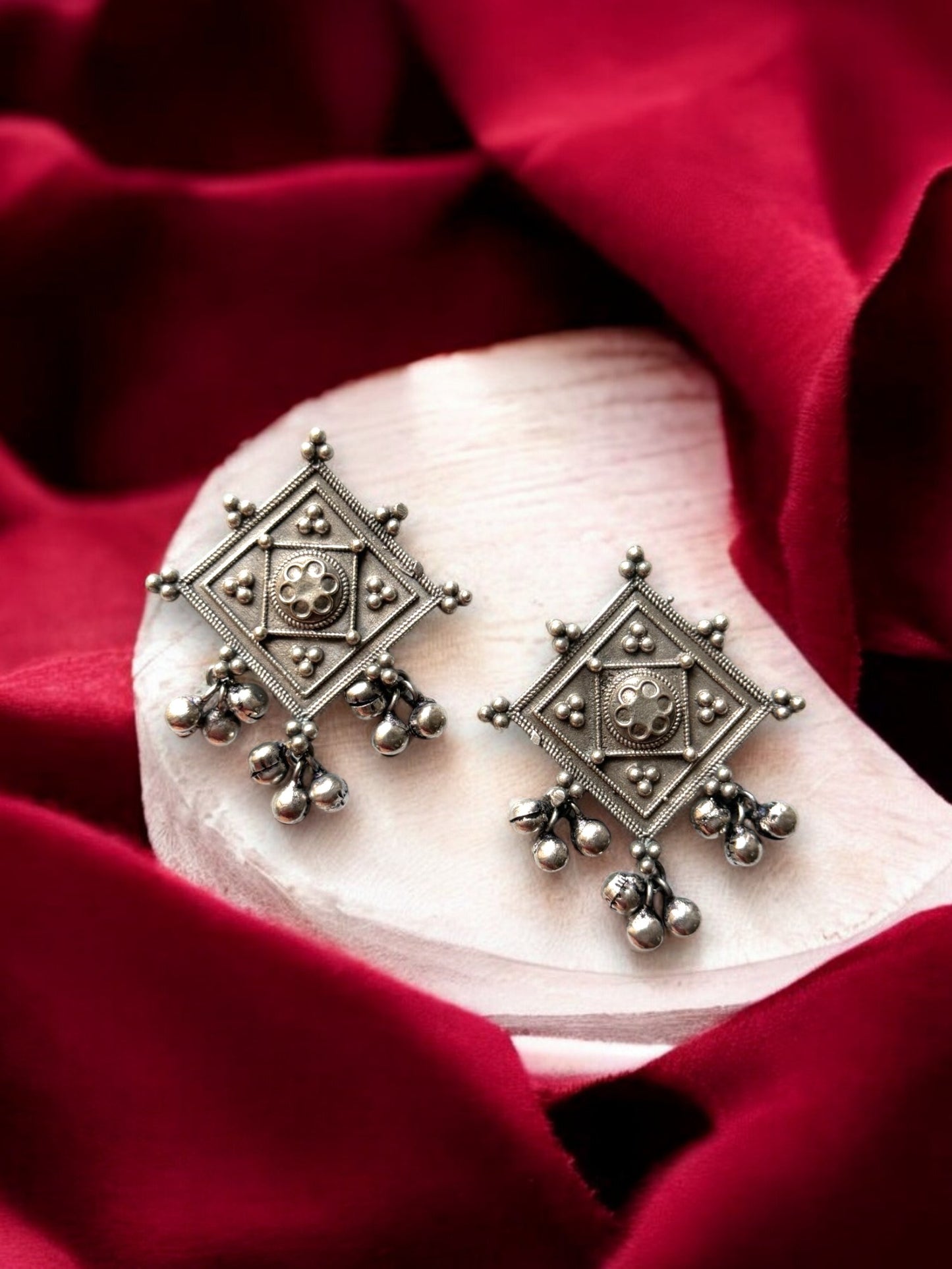 Silver Plated Oxidised Stud