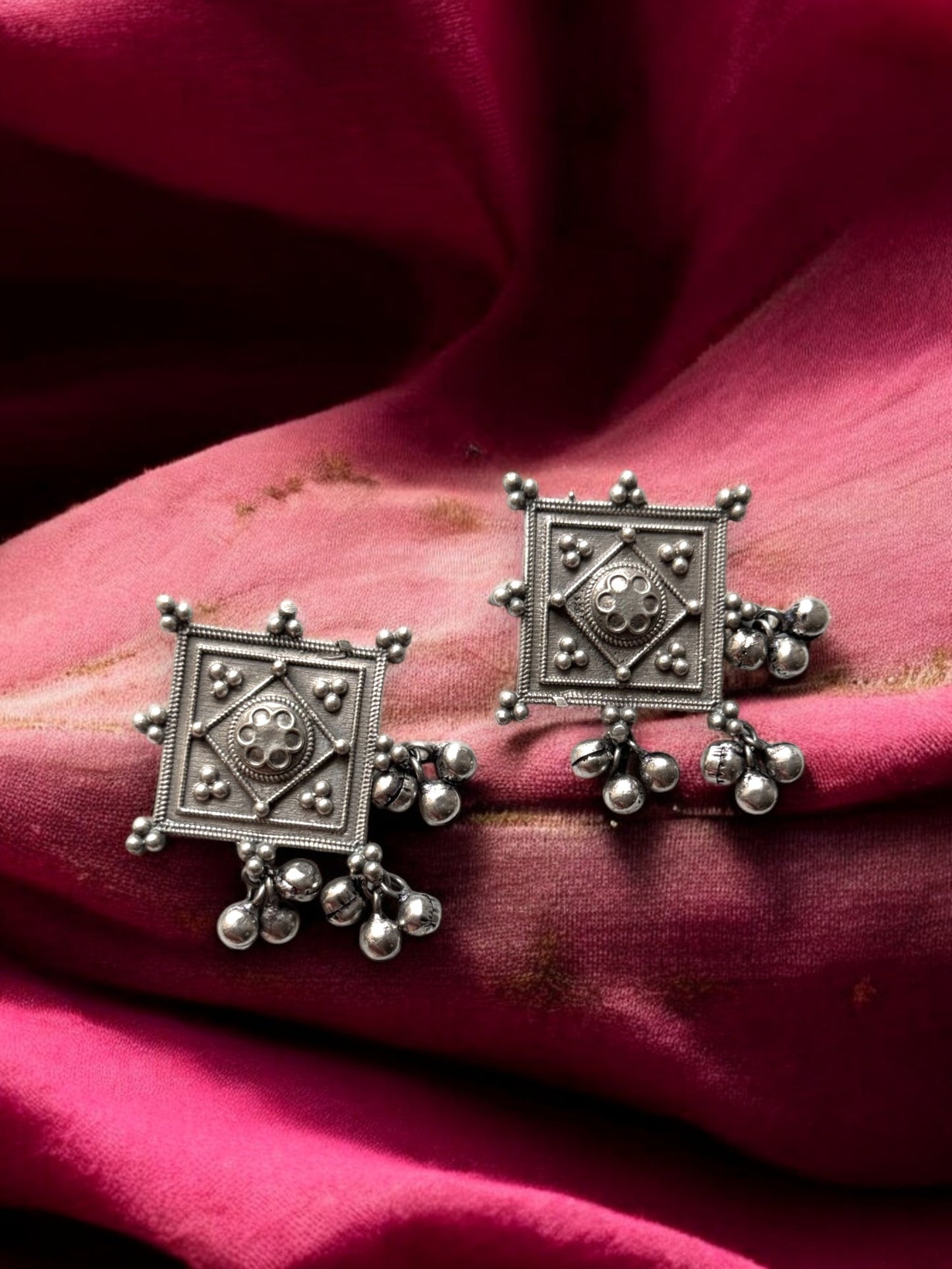 Silver Plated Oxidised Stud