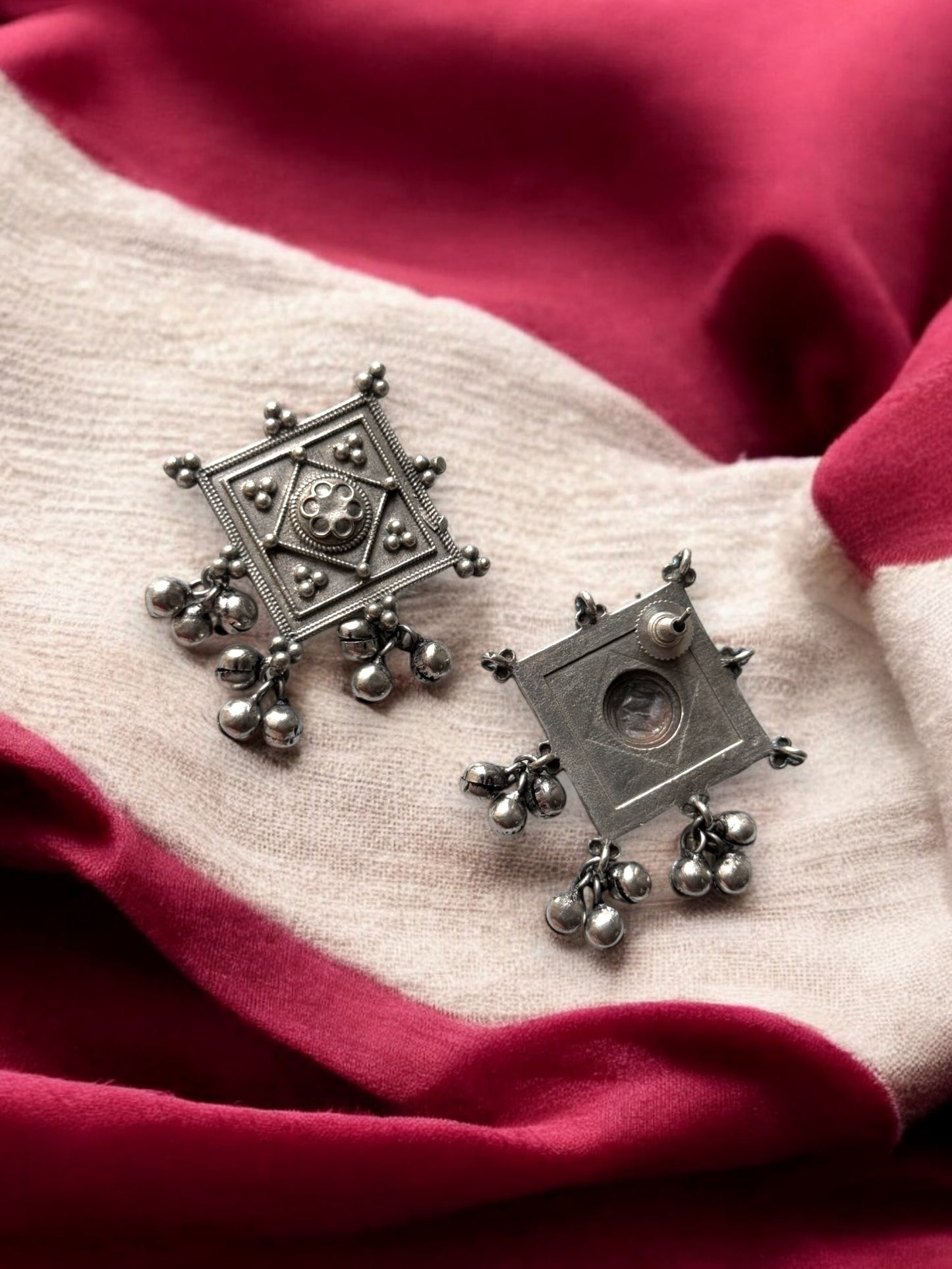 Silver Plated Oxidised Stud