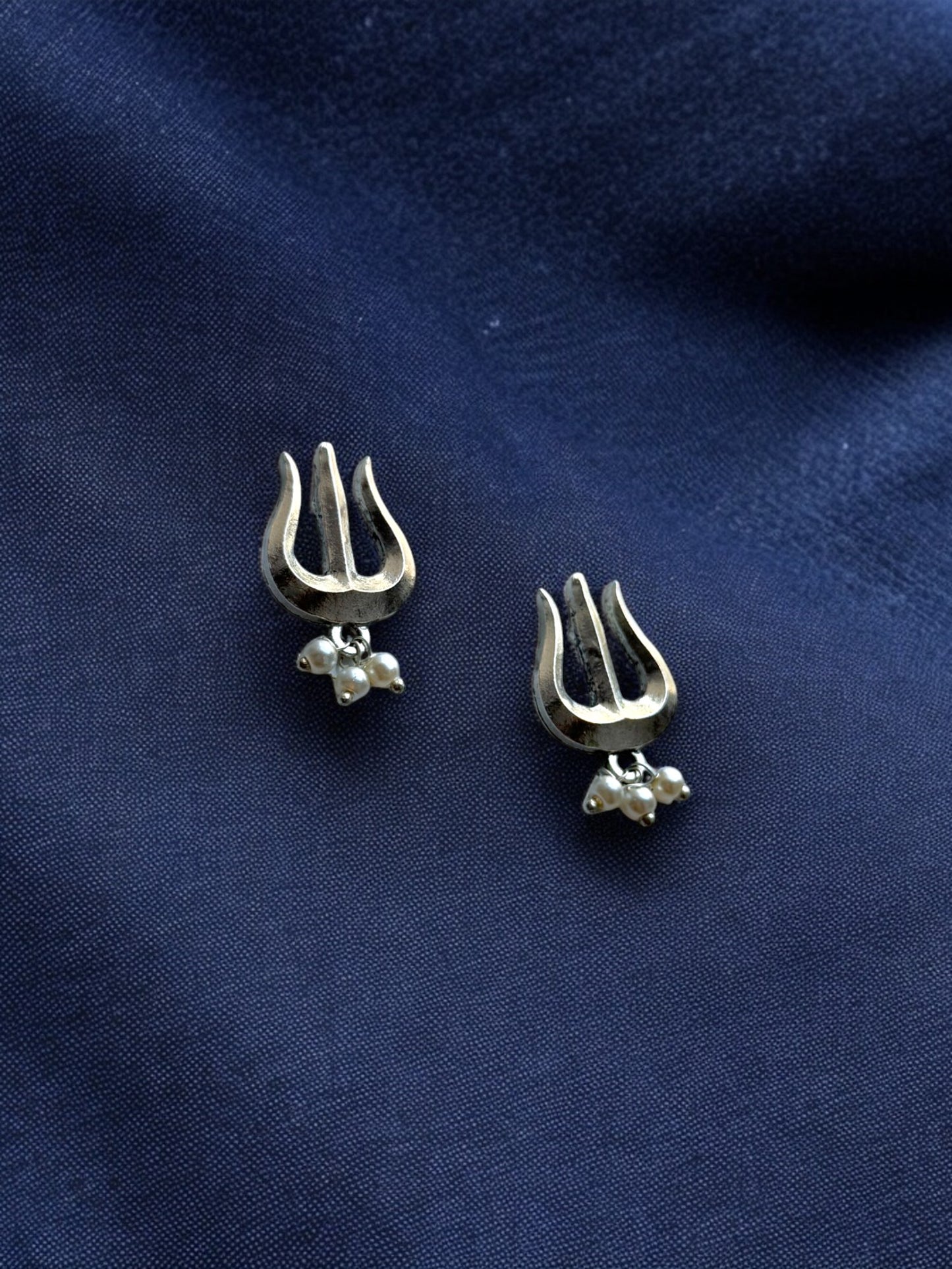Lightweight Trident Earrings