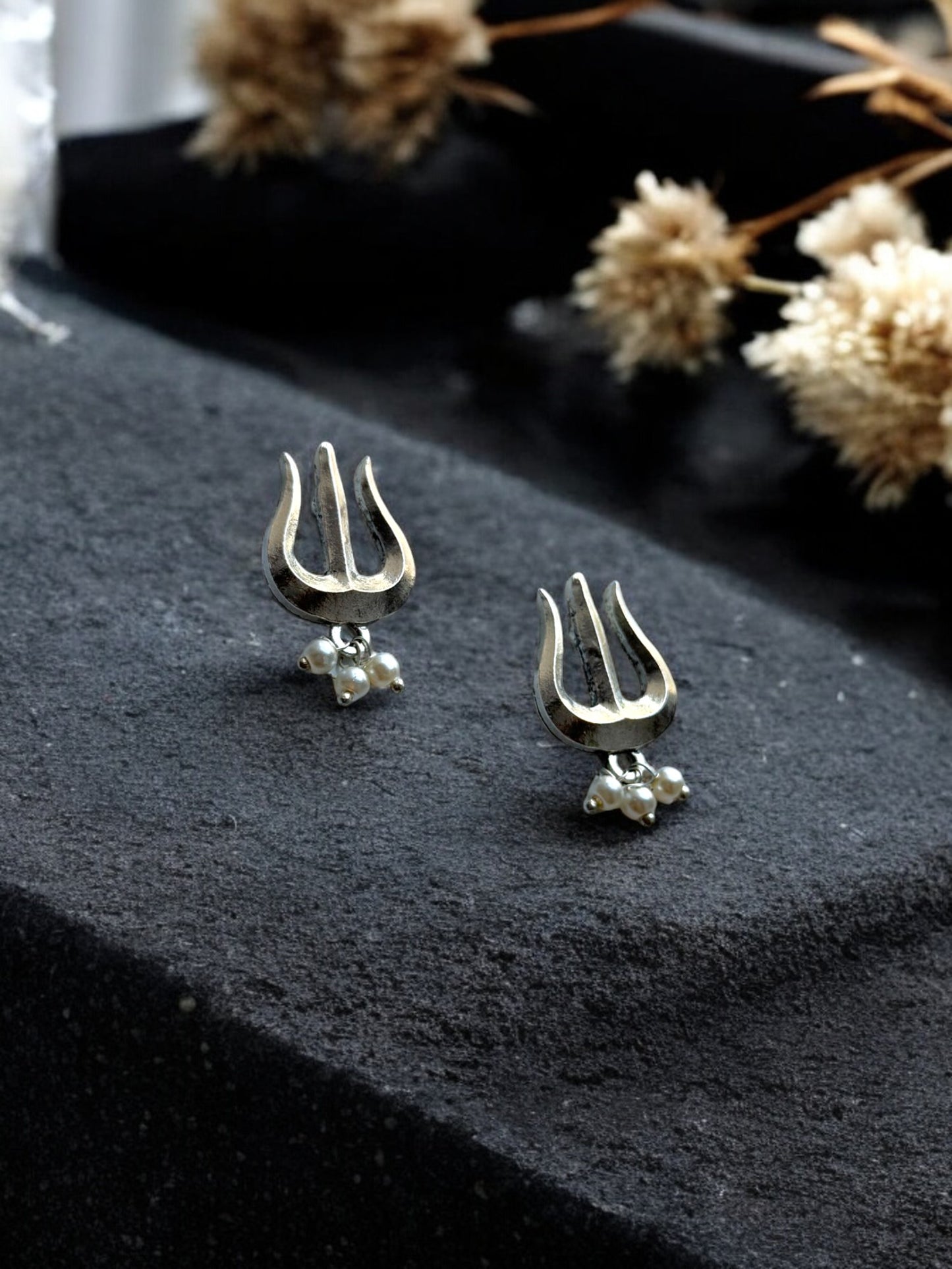 Lightweight Trident Earrings