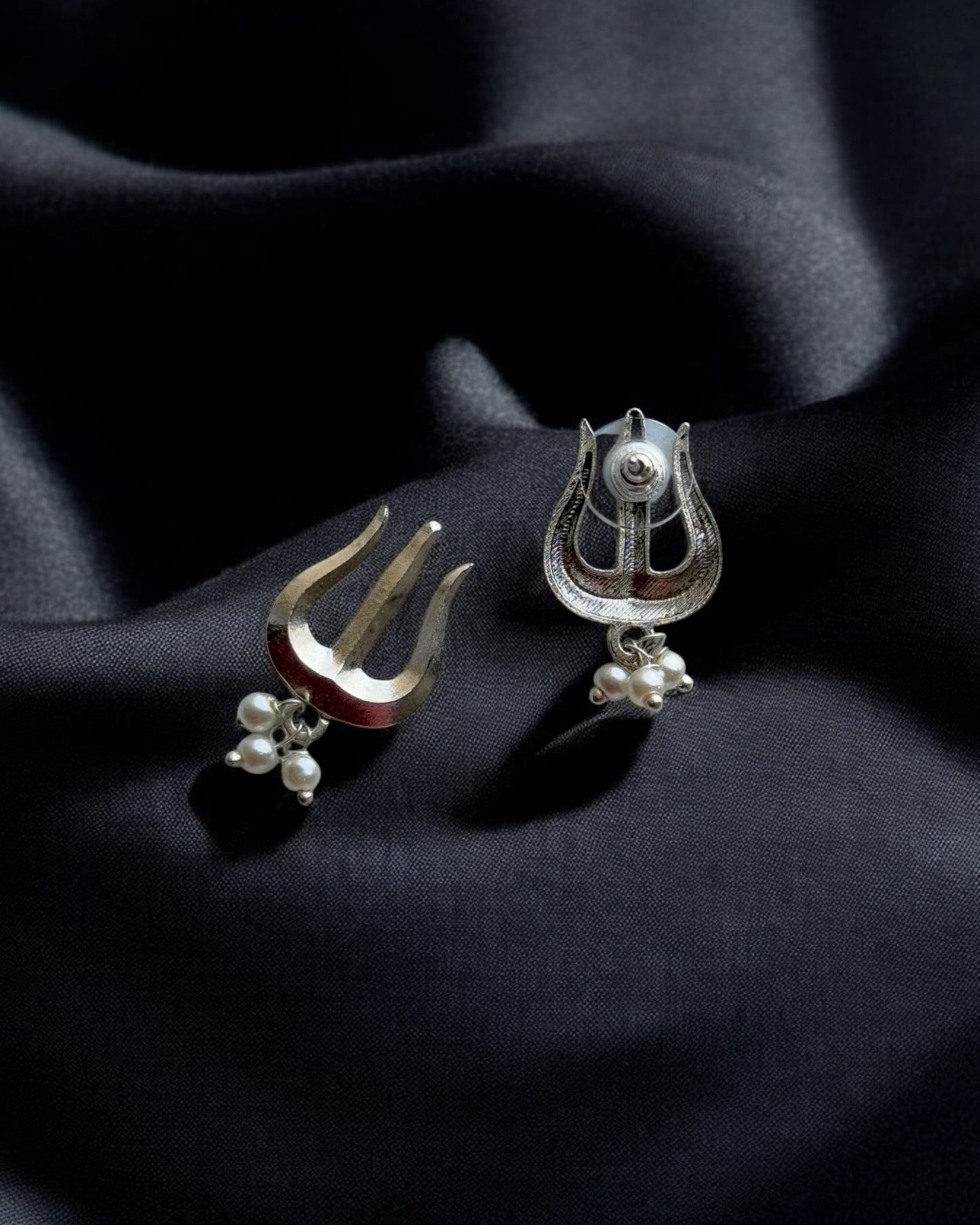 Lightweight Trident Earrings