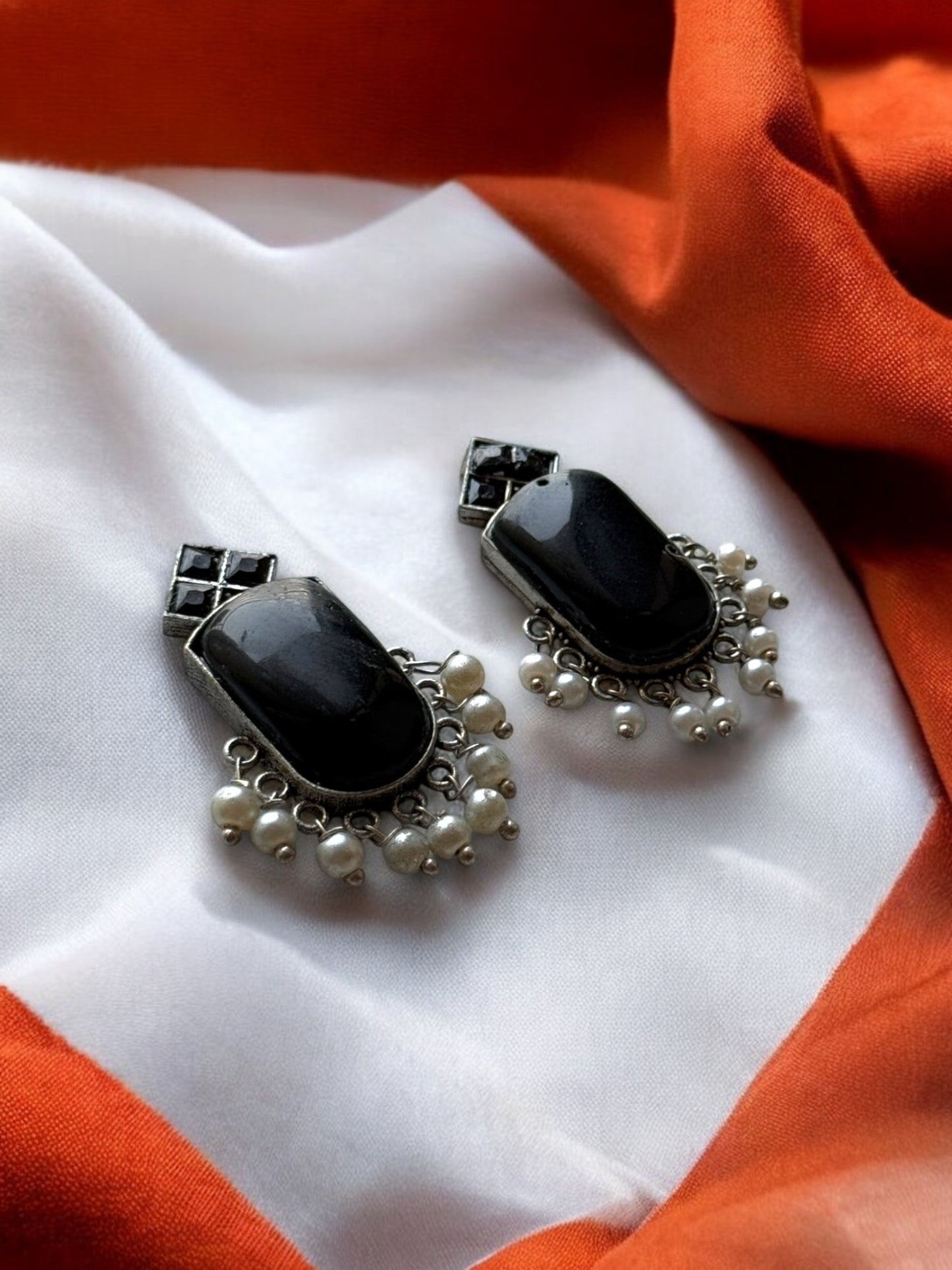 Silver-Plated Monalisa Stone Stud Earrings with Beads