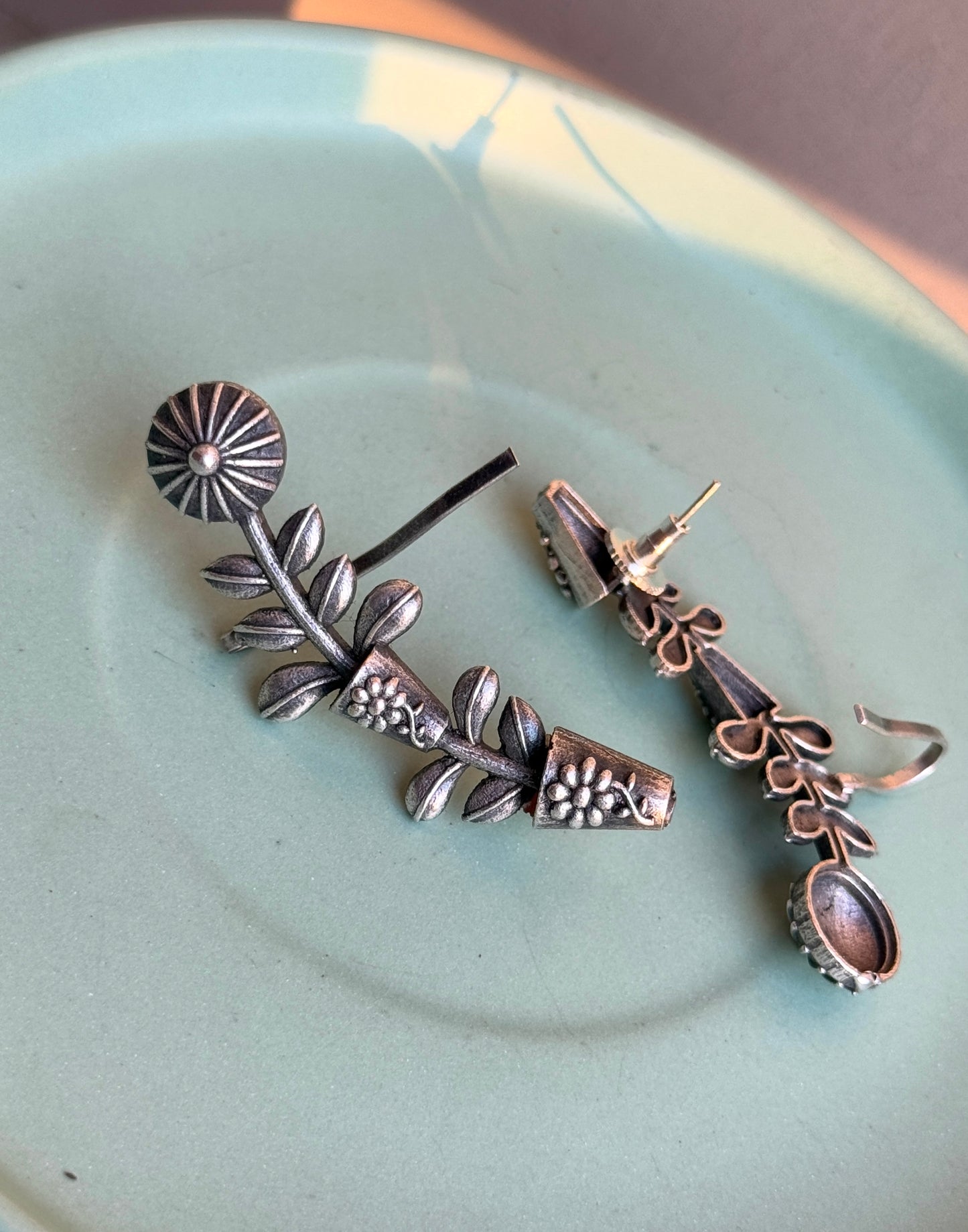 Plant-Inspired Elegant Earcuff