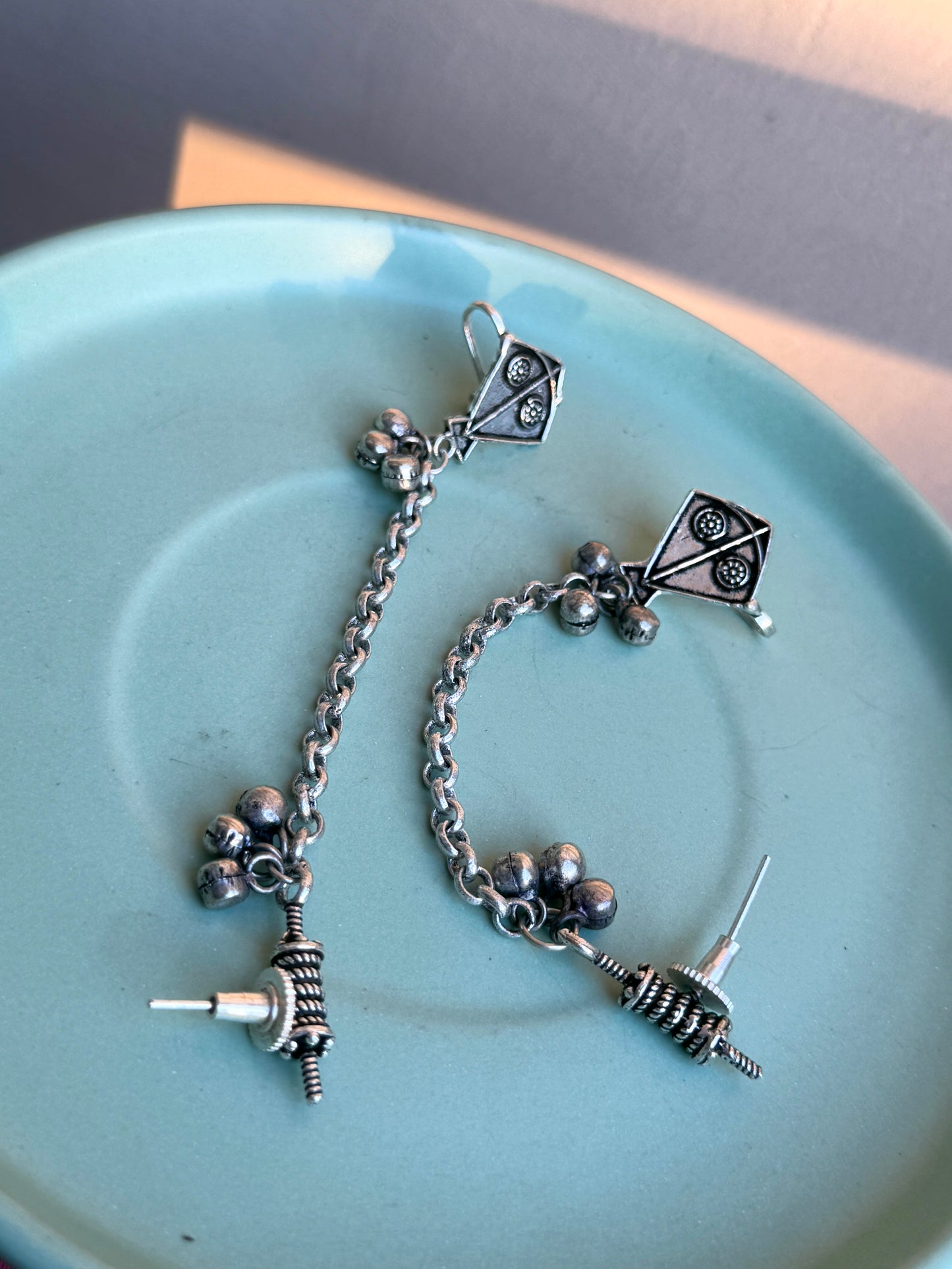 Kite-Inspired Elegant Earcuff