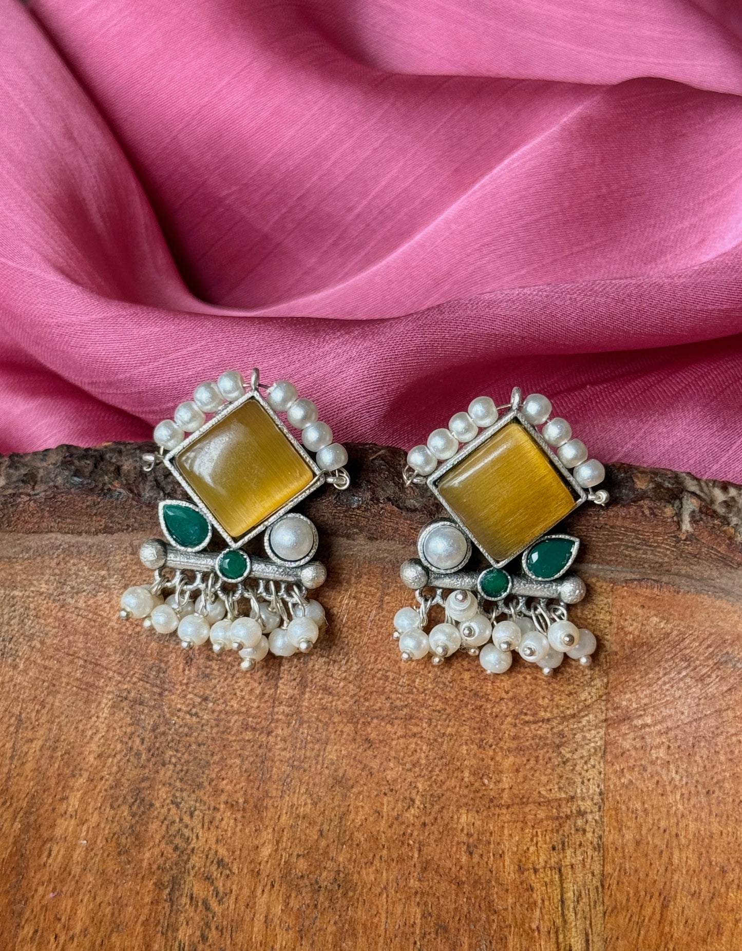 Monalisa Pearl Dangler Earrings
