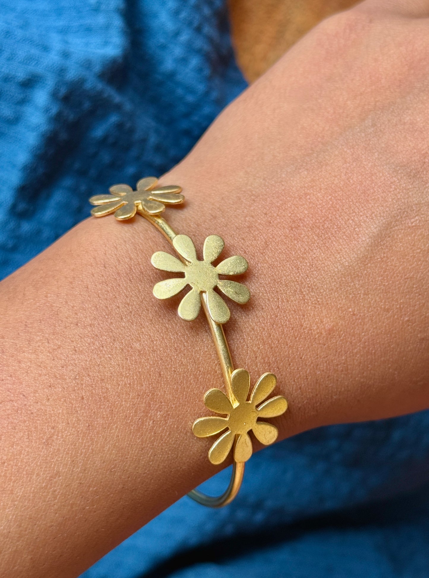 Flower Brass Adjustable Bracelet (Anti Tarnish)