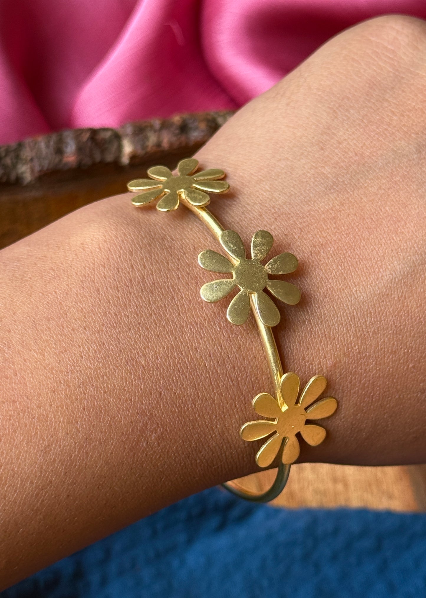 Flower Brass Adjustable Bracelet (Anti Tarnish)