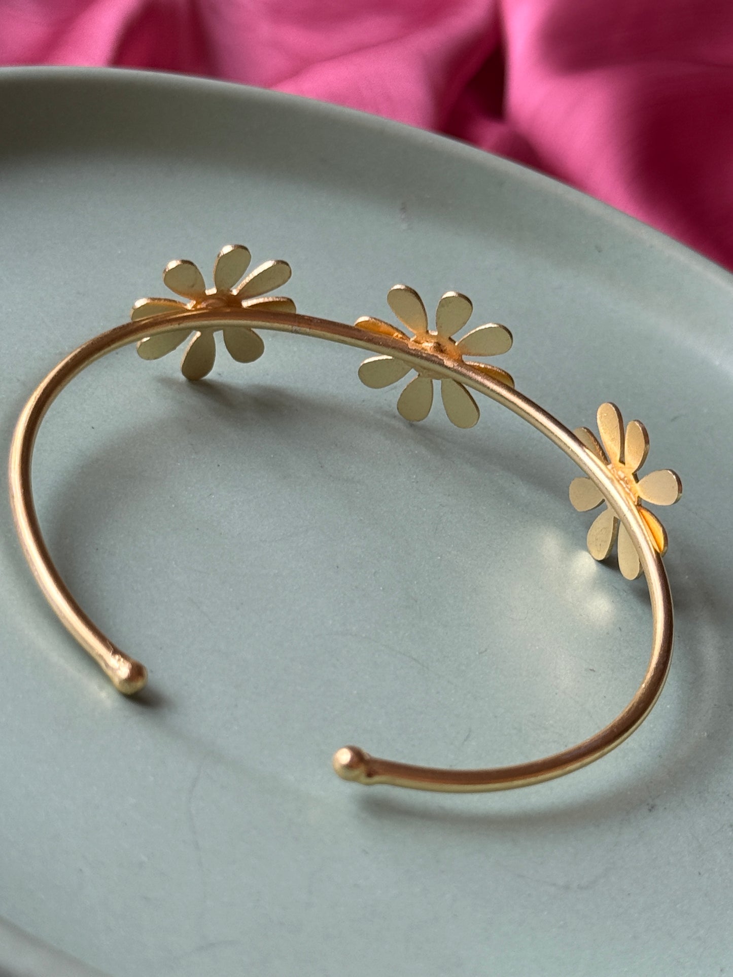 Flower Brass Adjustable Bracelet (Anti Tarnish)