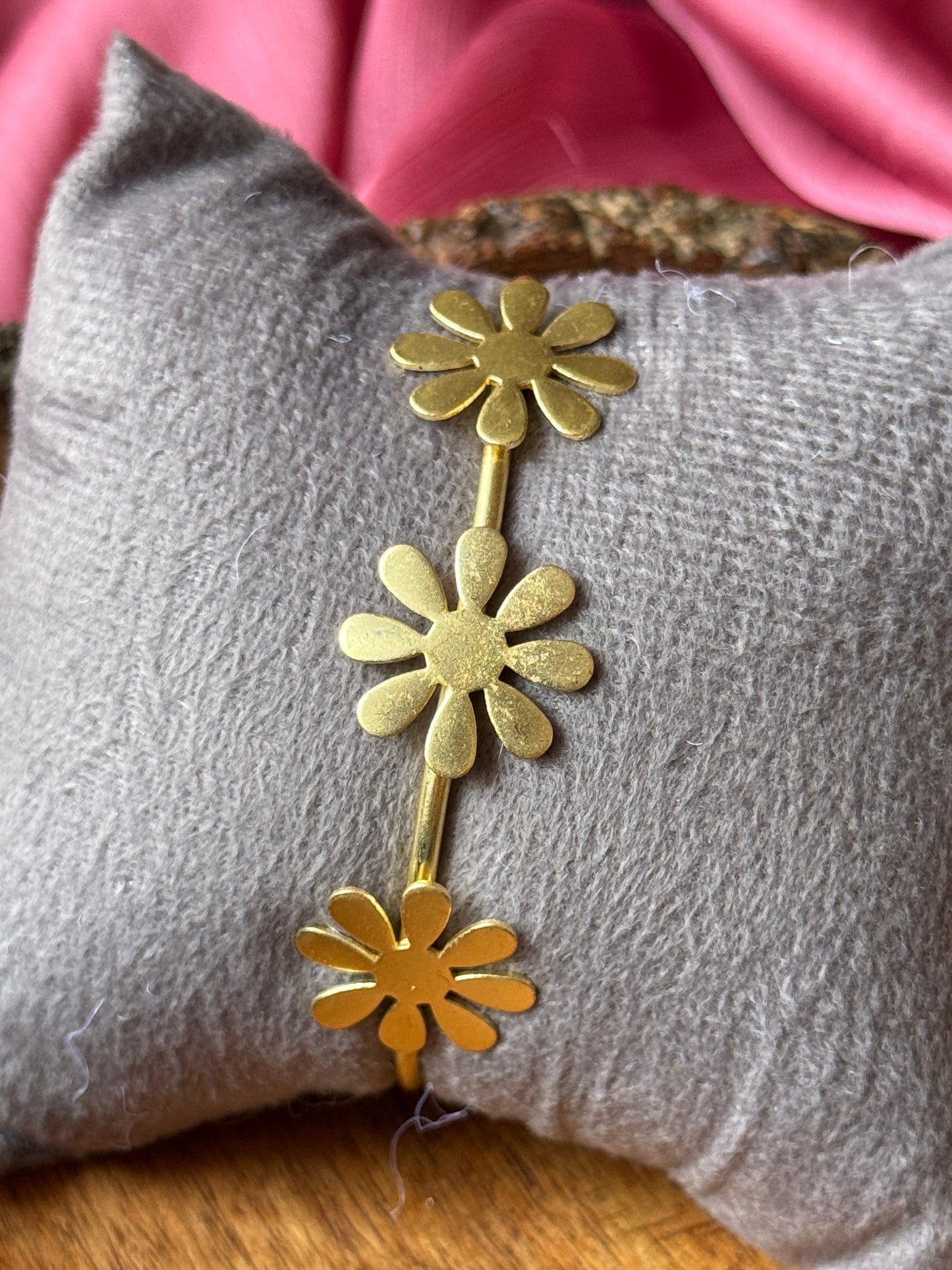 Flower Brass Adjustable Bracelet (Anti Tarnish)