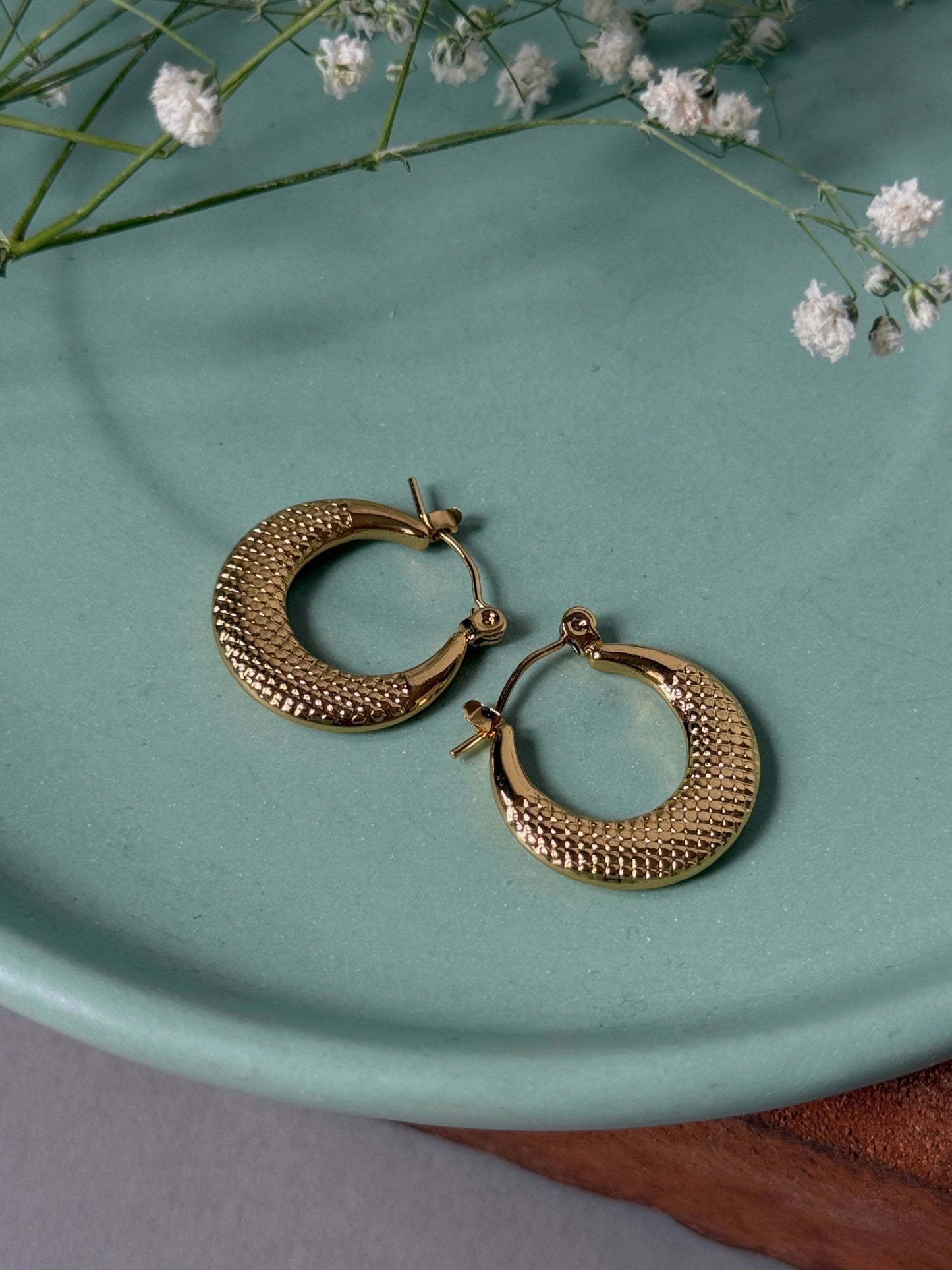 Elegant Engraved Anti-Tarnish Hoop Earrings