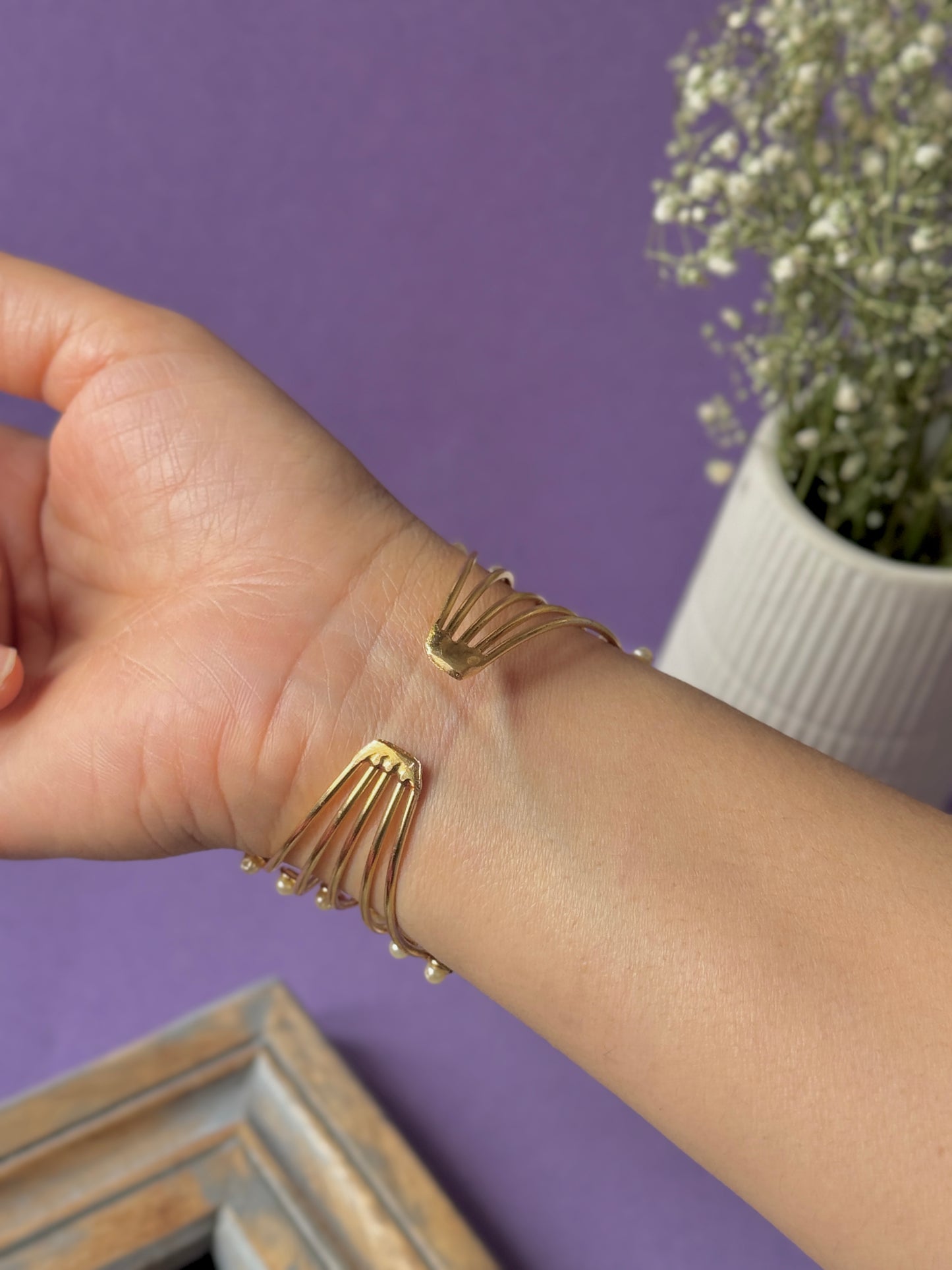 White Pearls Embedded Adjustable Golden Bracelet – Free Size