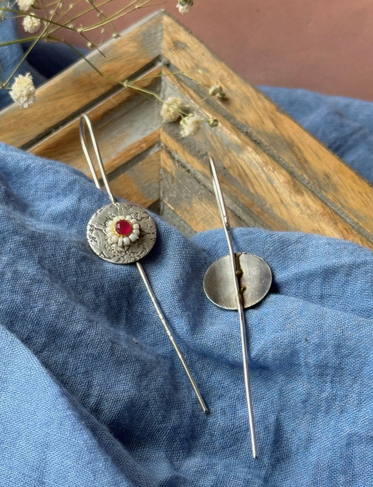In-Ear Red Flower Ear Cuff