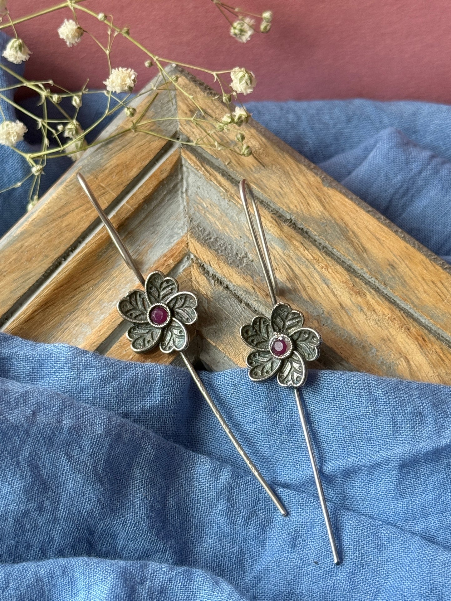 In-Ear Flower Ear Cuff