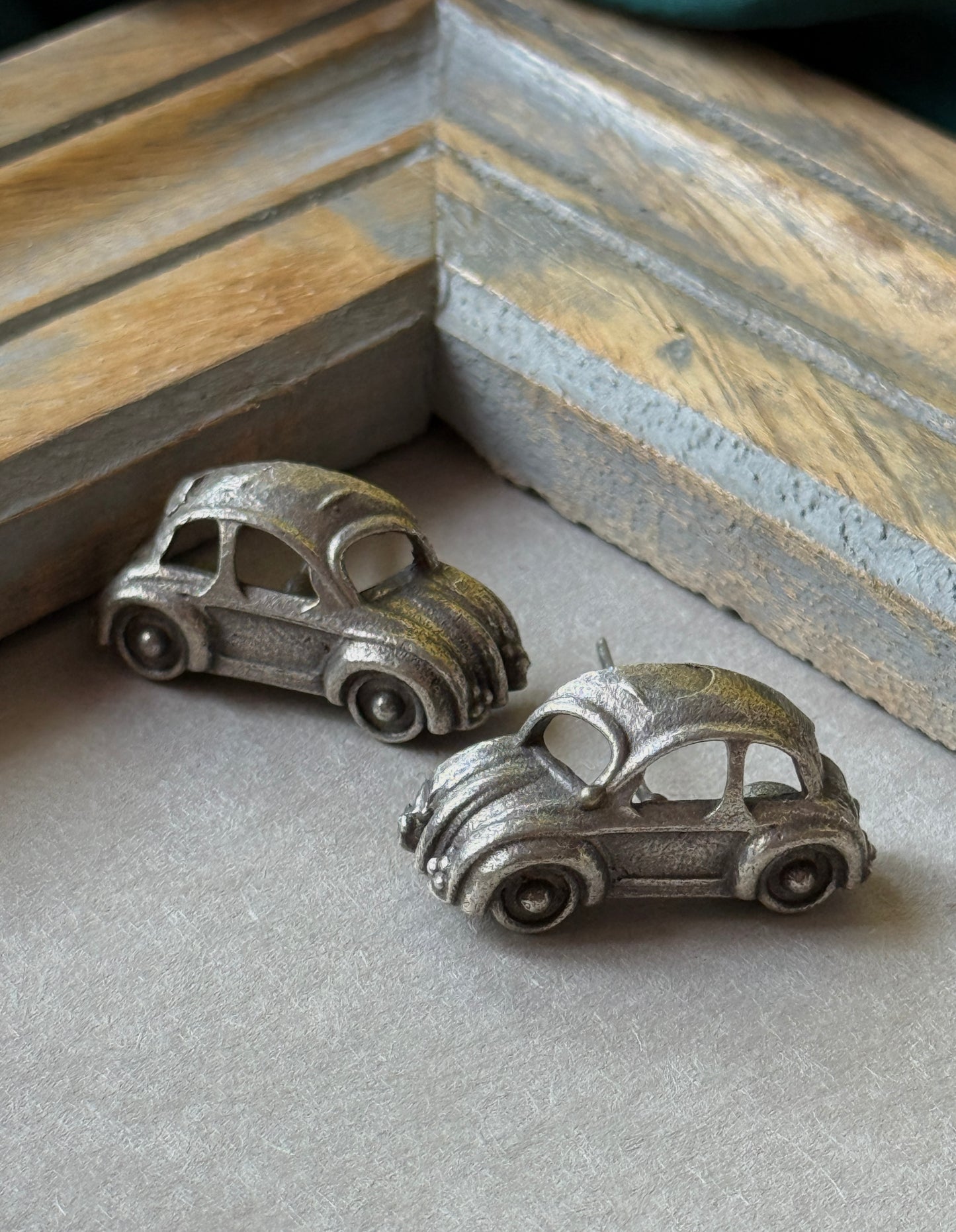 Vintage Car Inspired Silver Replica Earrings – Retro Charm for Unique Style