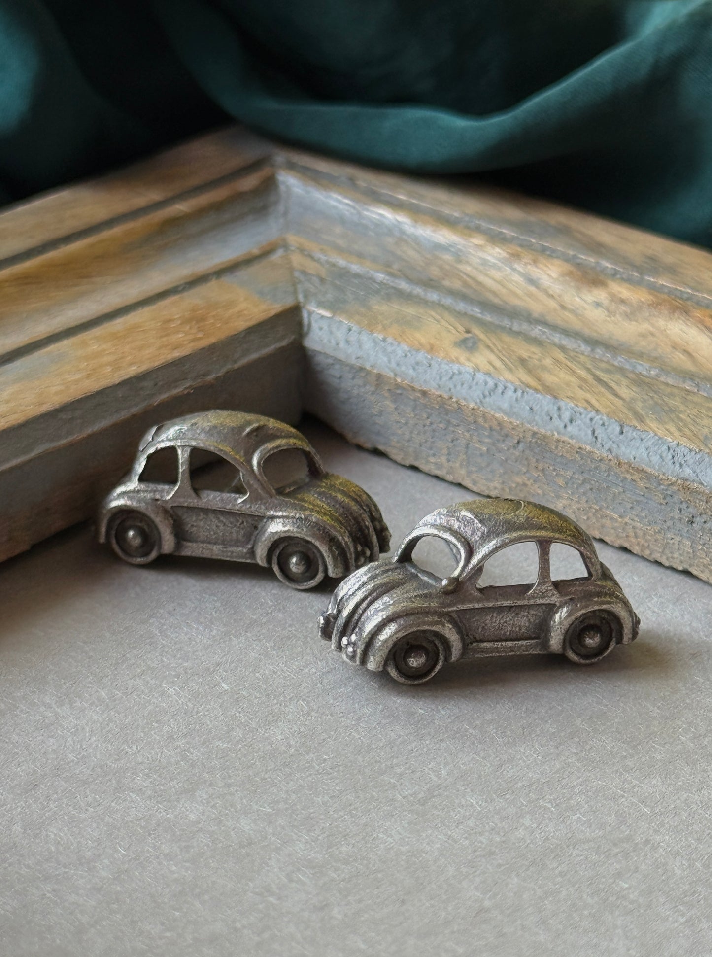 Vintage Car Inspired Silver Replica Earrings – Retro Charm for Unique Style
