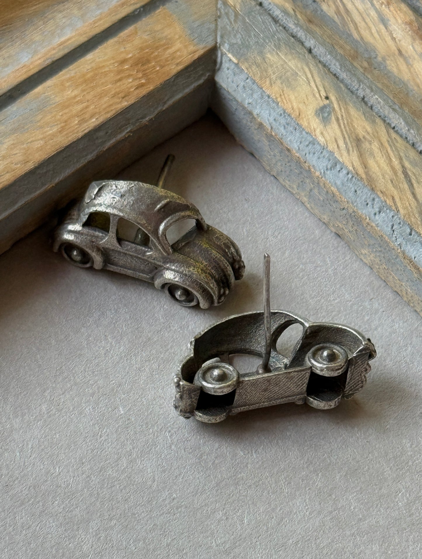 Vintage Car Inspired Silver Replica Earrings – Retro Charm for Unique Style