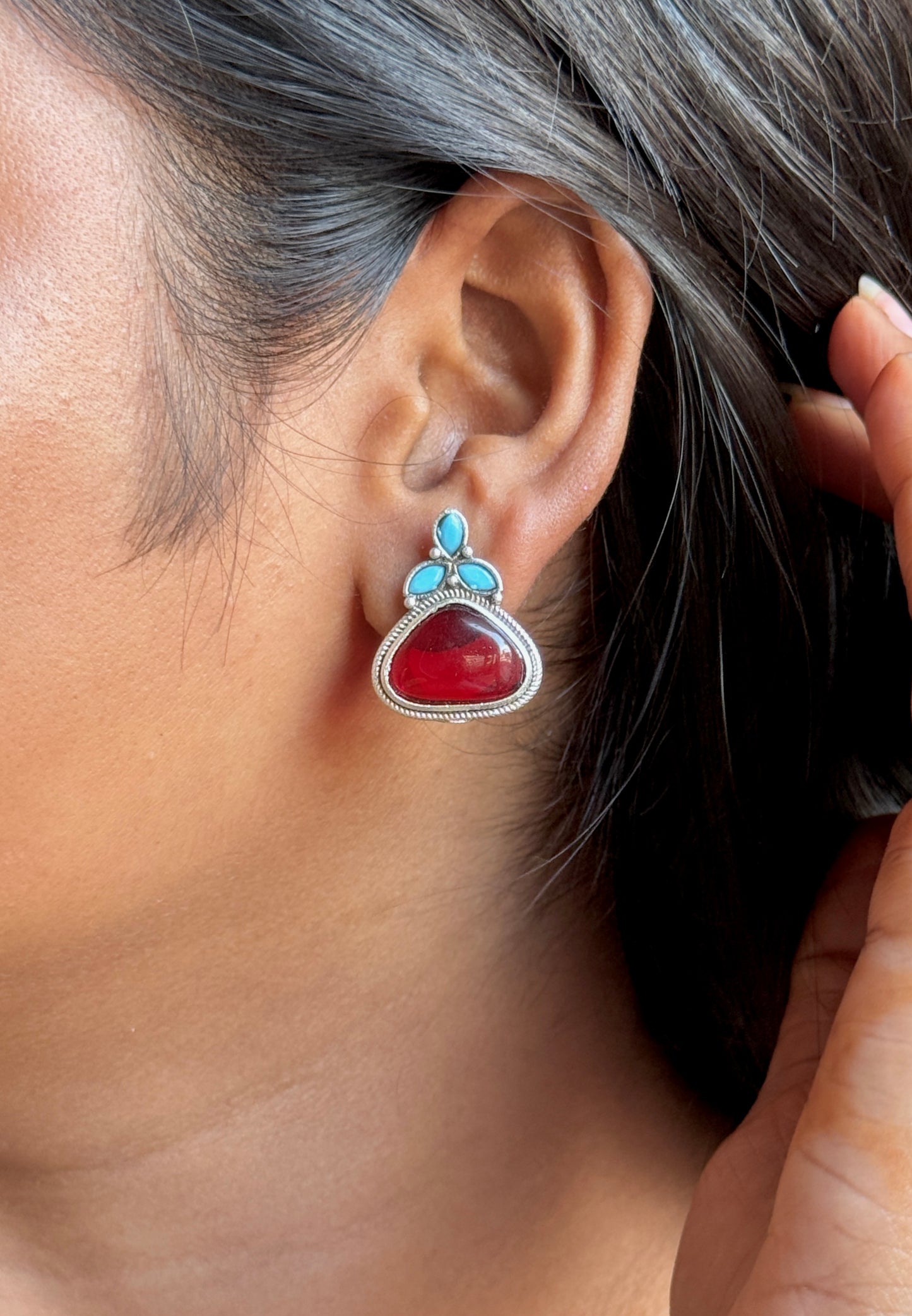 Small Monalisa Daily Wear Stud Earrings – Elegant Minimalism for Every Day