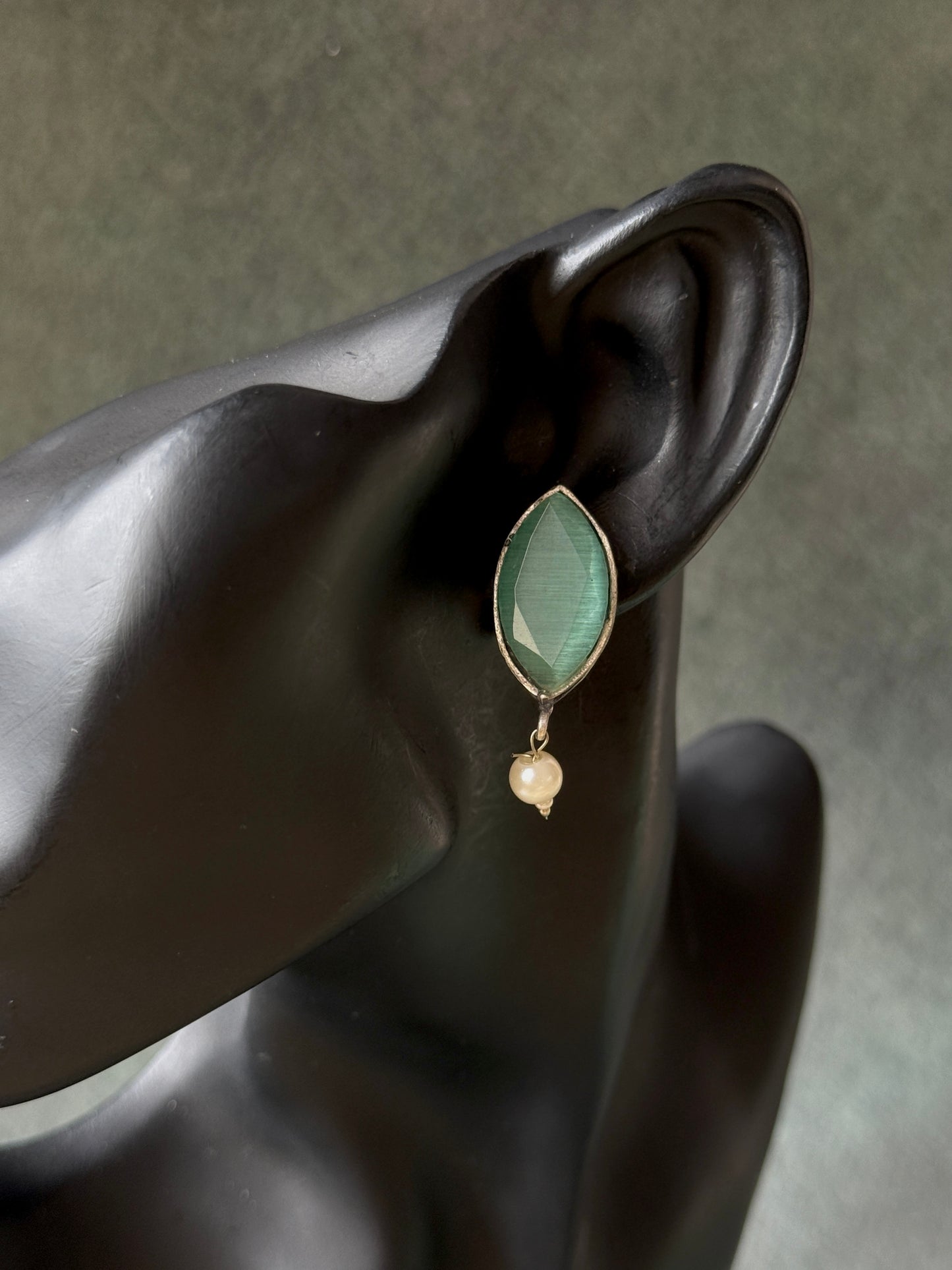 Silk Stone Pearl Earrings