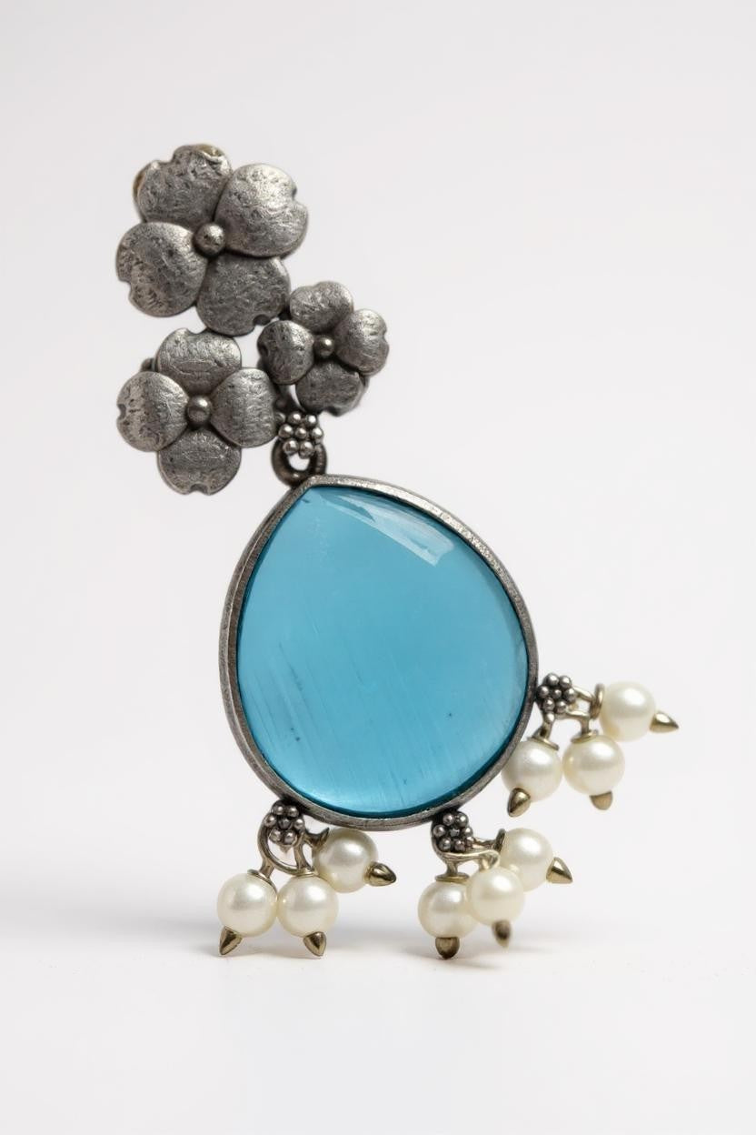 Small Flower Embedded Silk Stone Earrings