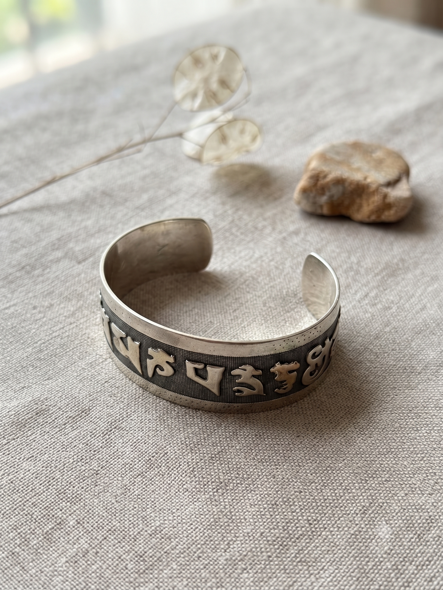 Oxidised Engraved Bracelet – Free Size