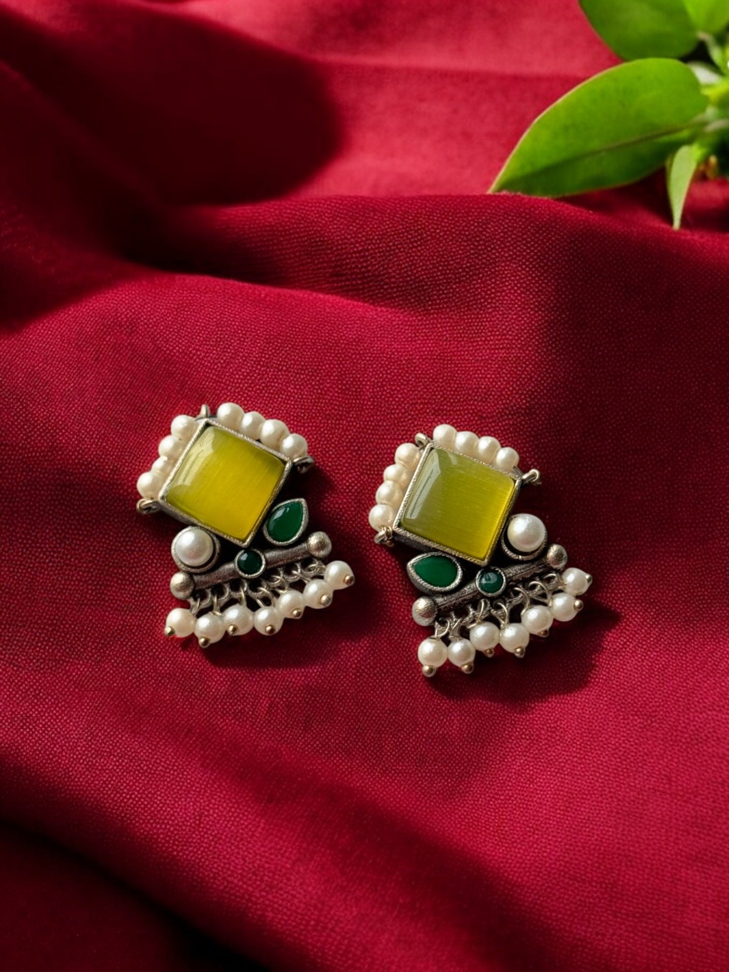 Monalisa Pearl Dangler Earrings