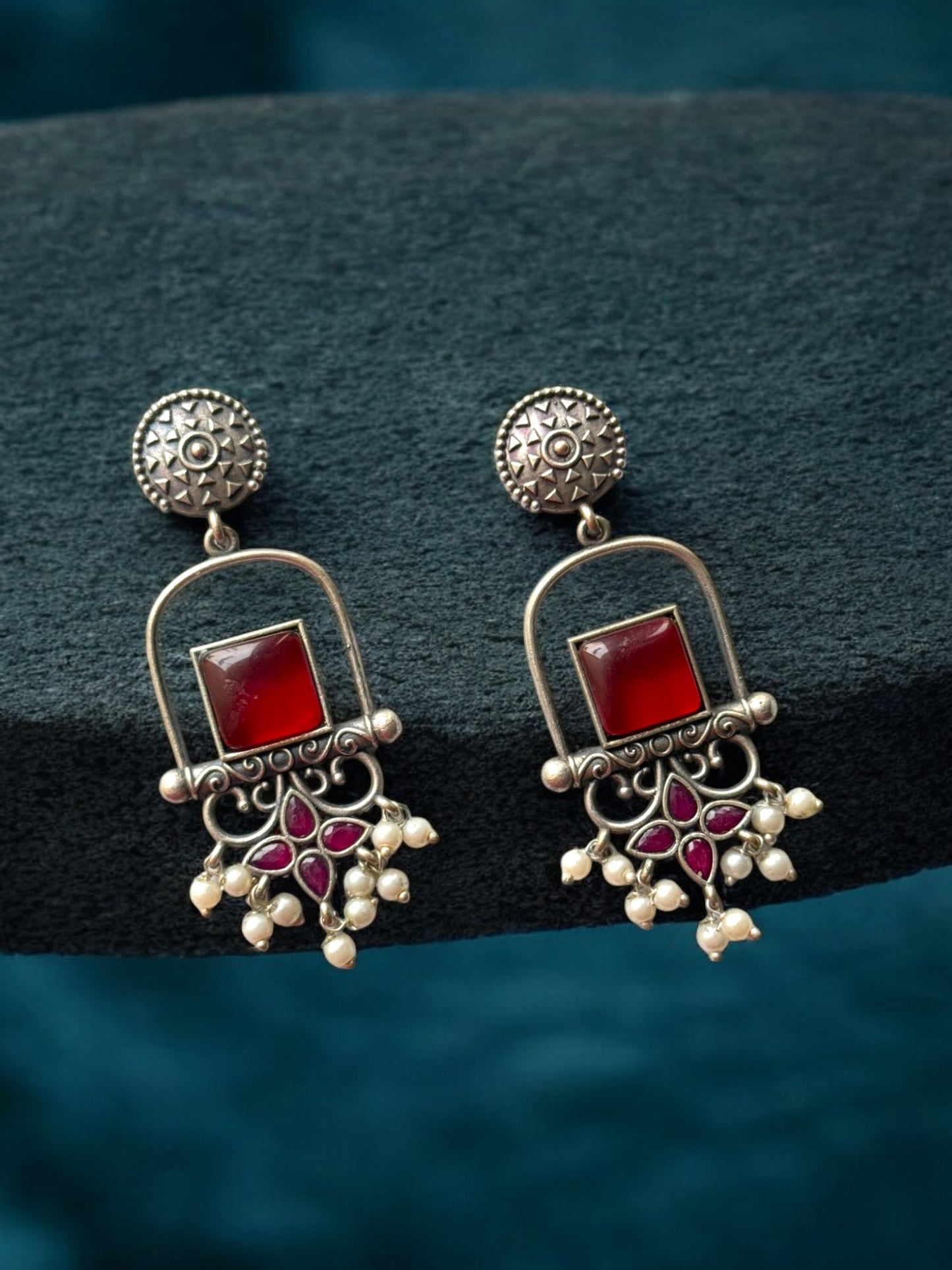 Elegant Dangling Pearl Earrings