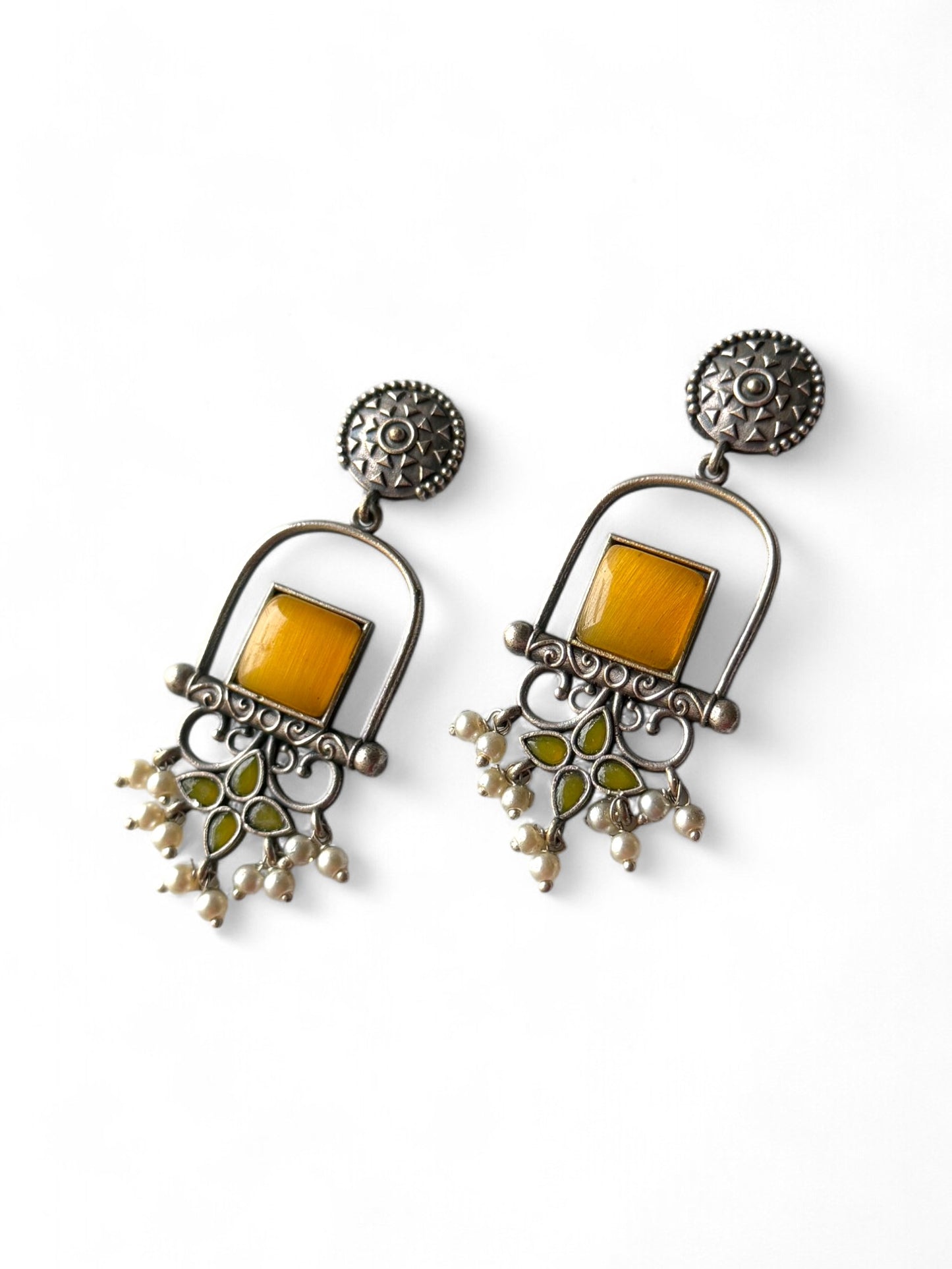 Elegant Dangling Pearl Earrings