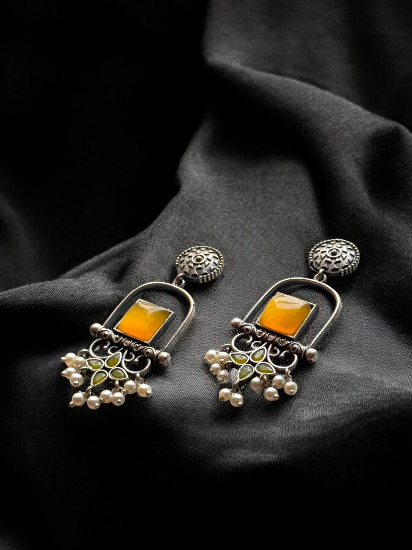Elegant Dangling Pearl Earrings