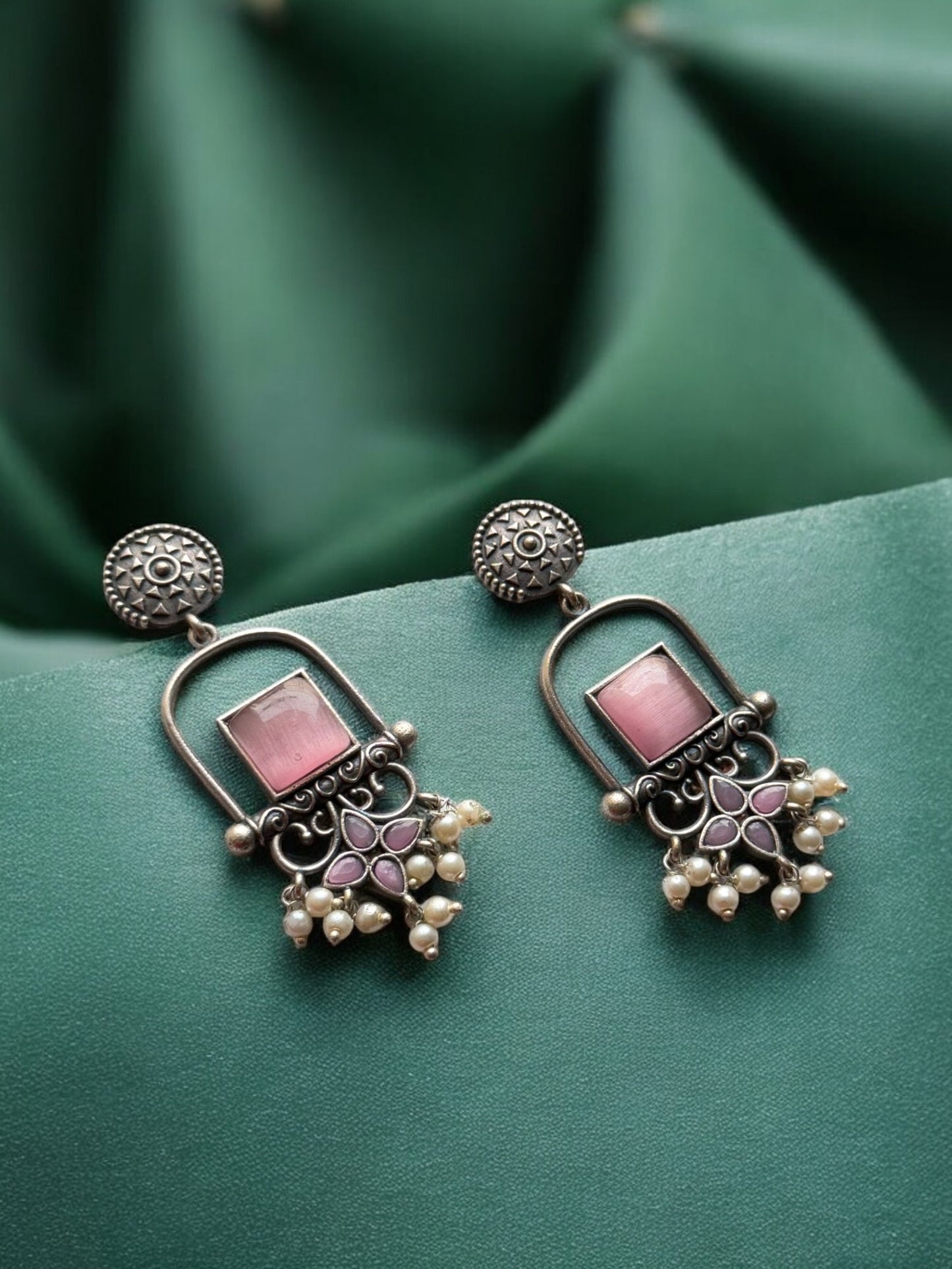 Elegant Dangling Pearl Earrings