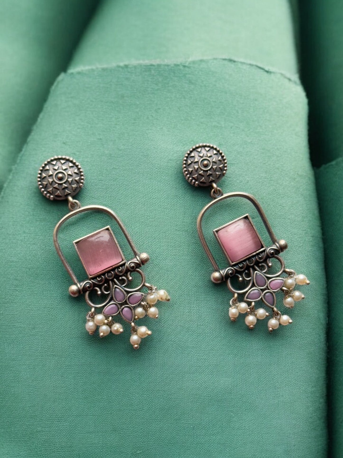 Elegant Dangling Pearl Earrings