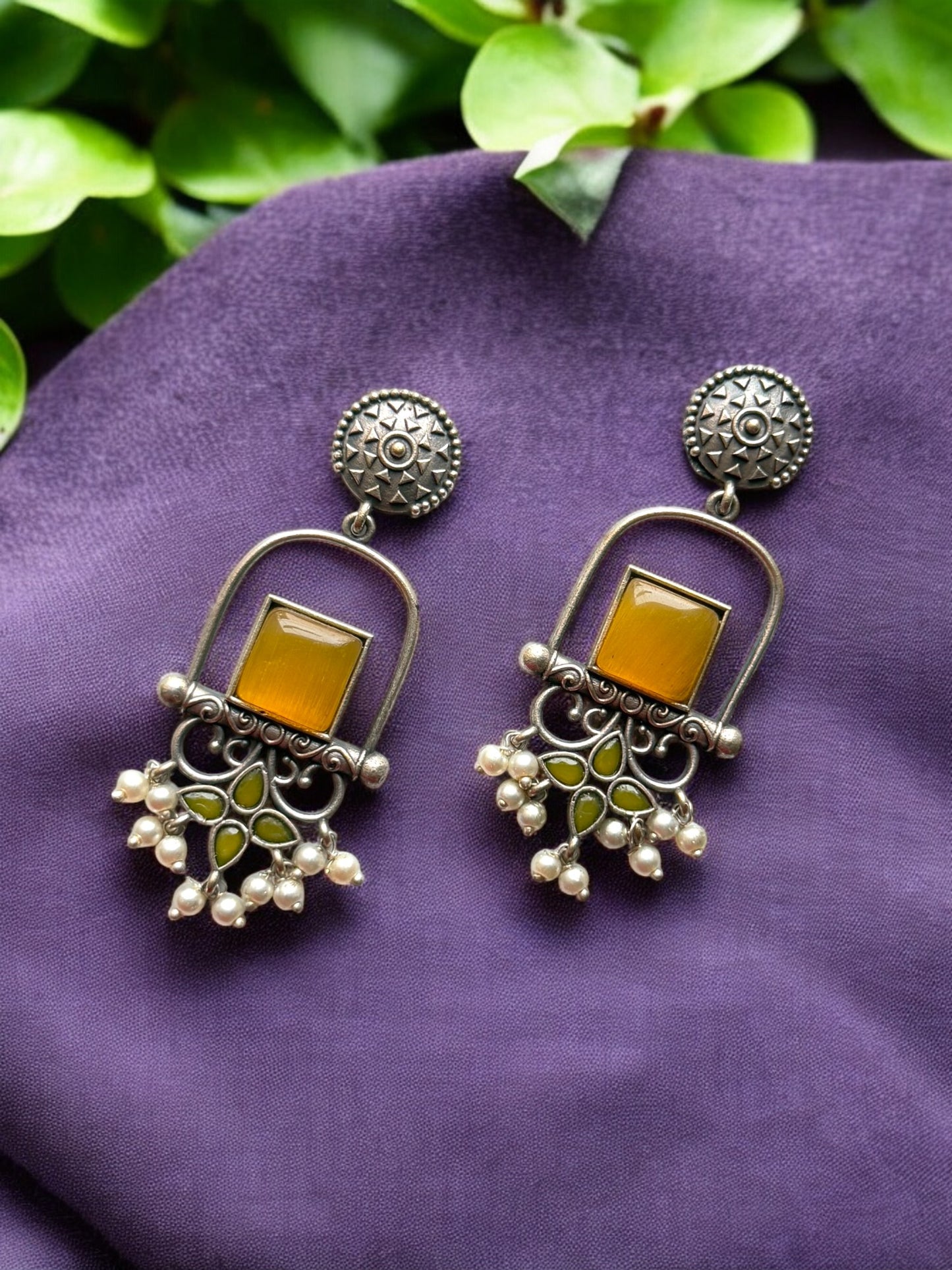 Elegant Dangling Pearl Earrings