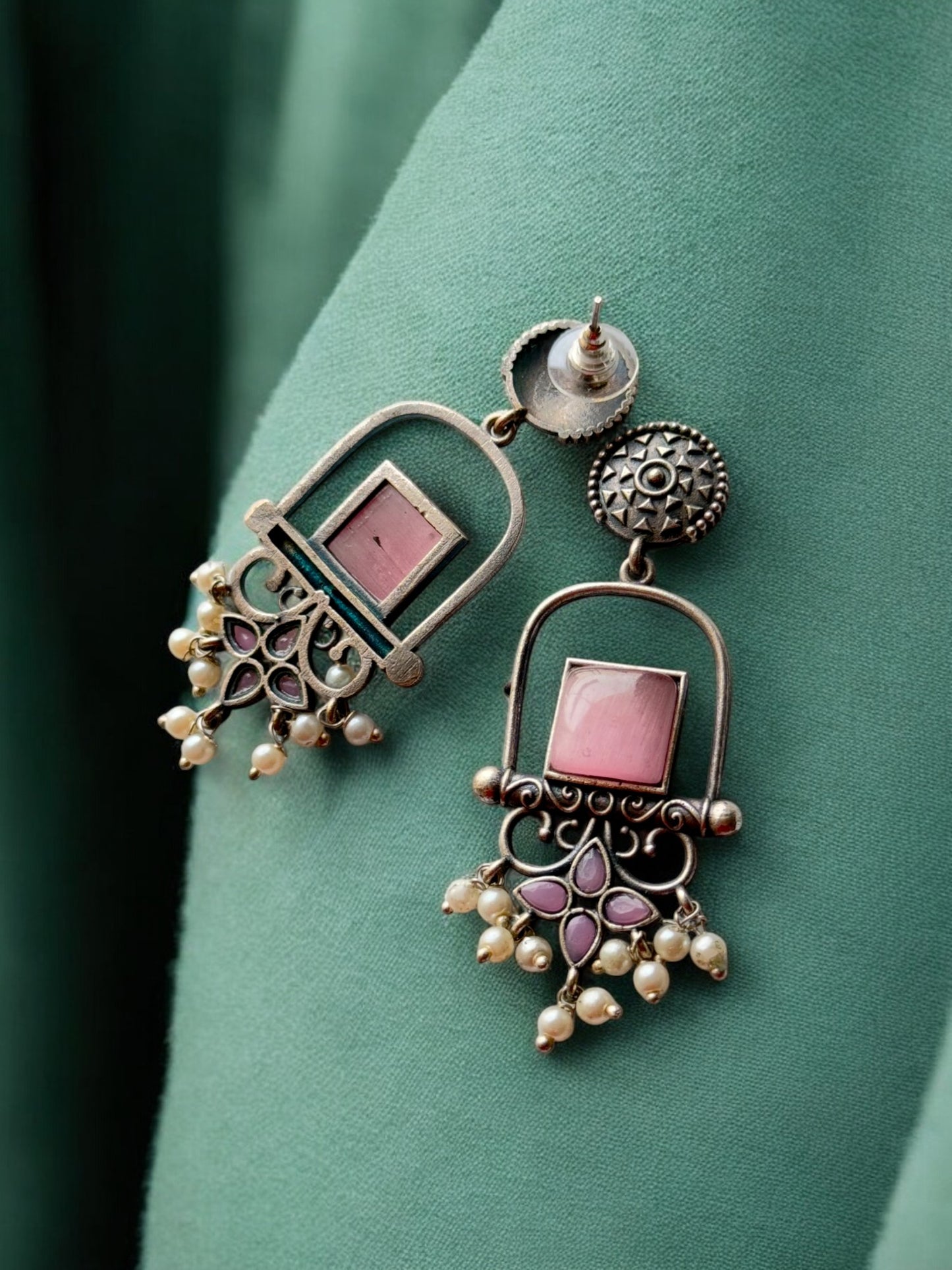 Elegant Dangling Pearl Earrings