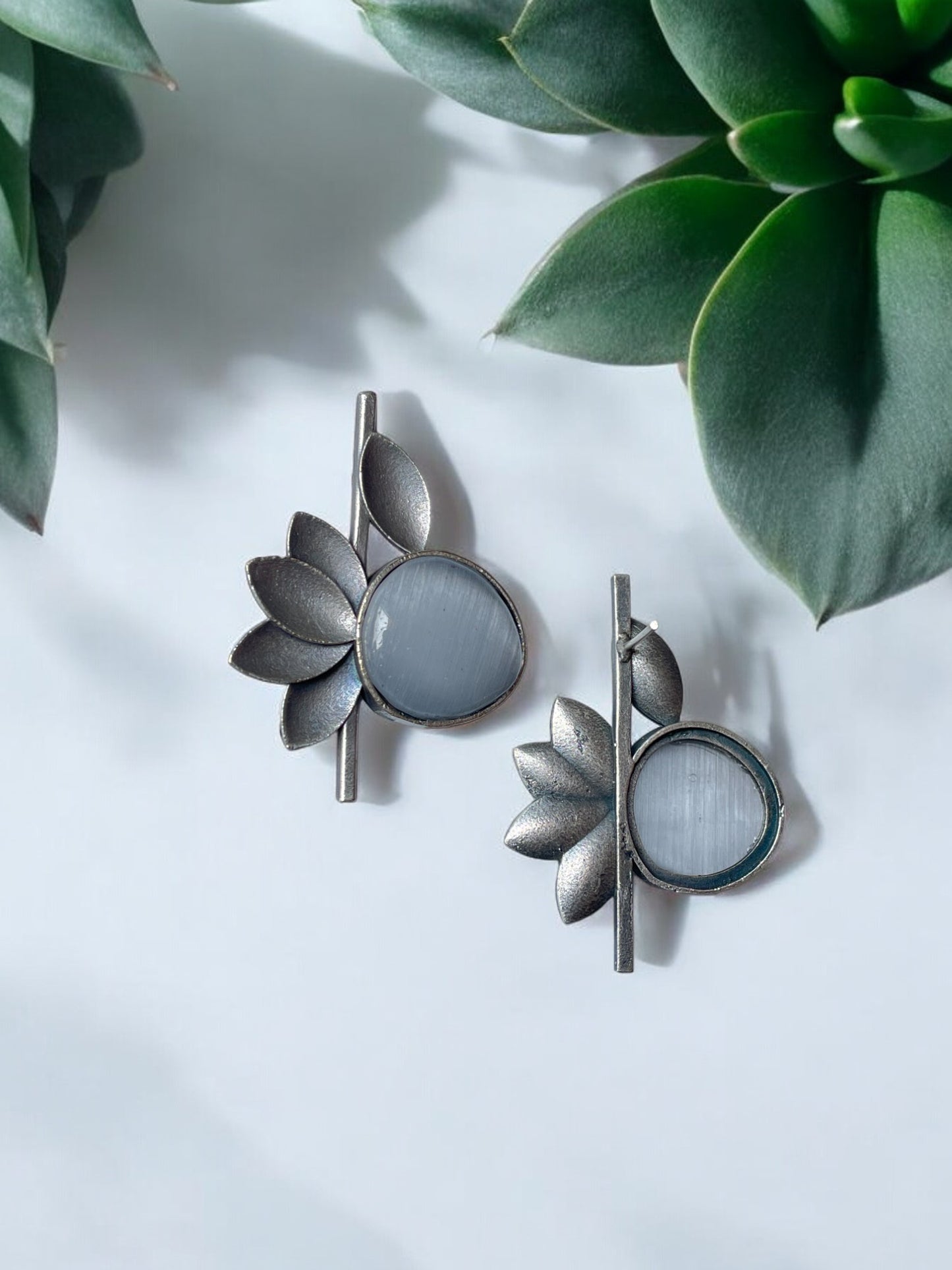Leaf Design with Monalisa Stone