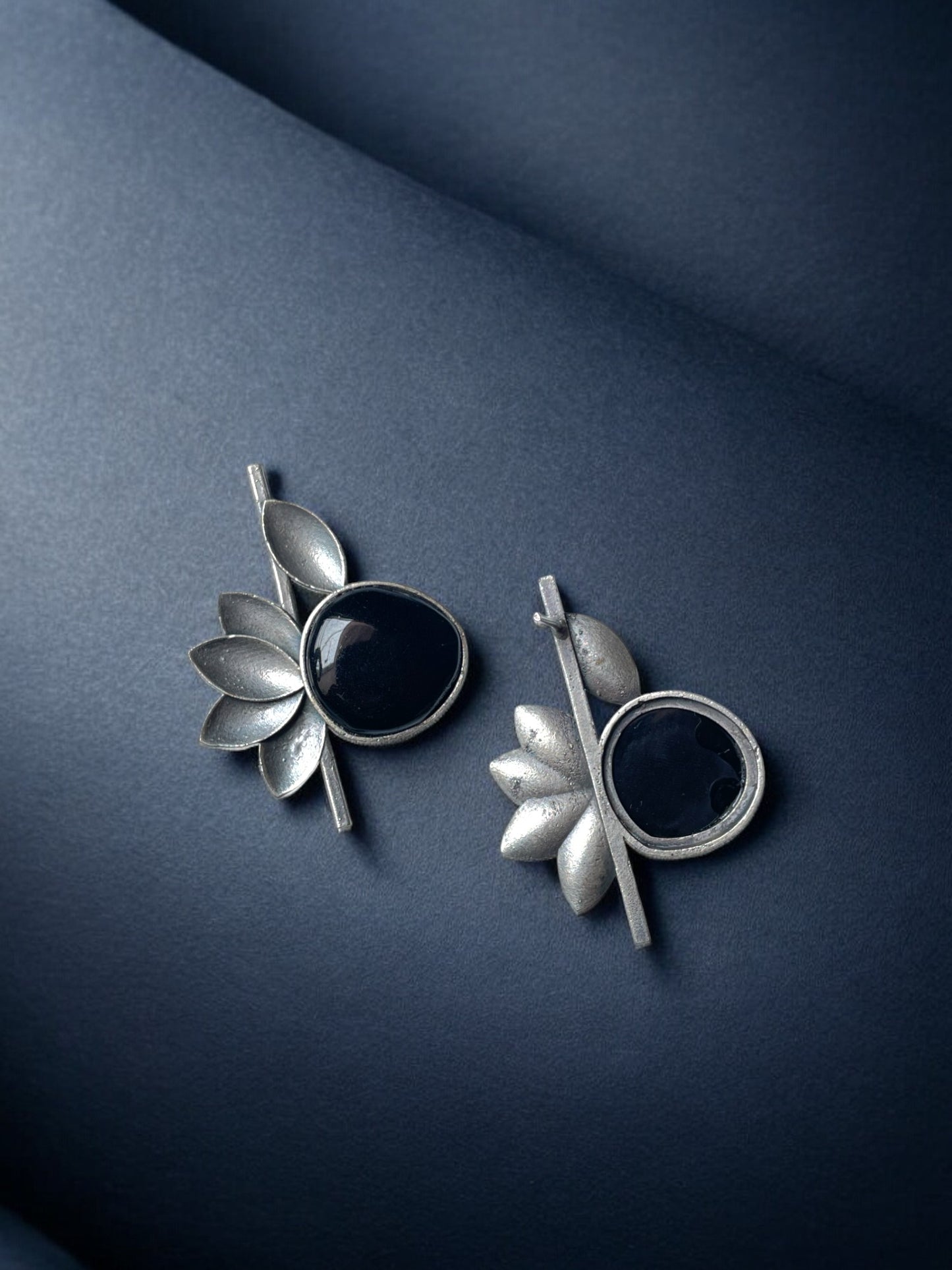 Leaf Design with Monalisa Stone