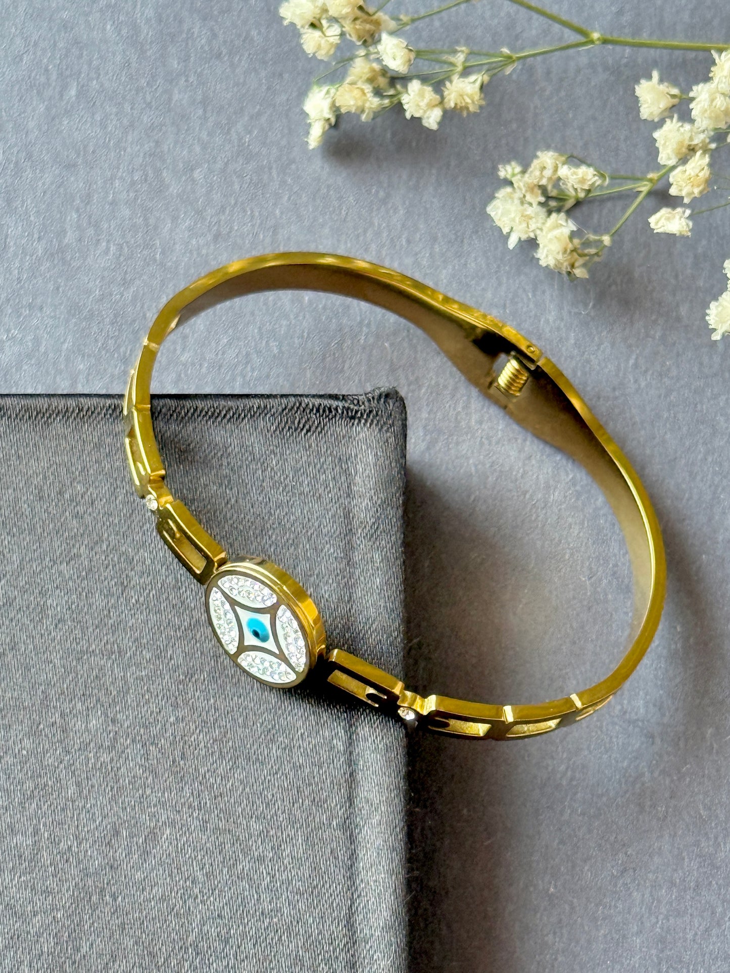 Evil Eye Round Anti-Tarnish Statement Bracelet | Free Size