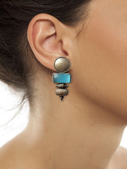 Elegant Brass Earrings with Silk Stone