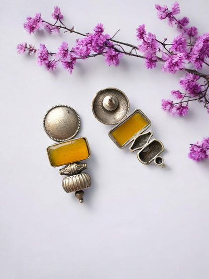 Elegant Brass Earrings with Silk Stone