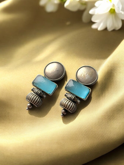 Elegant Brass Earrings with Silk Stone