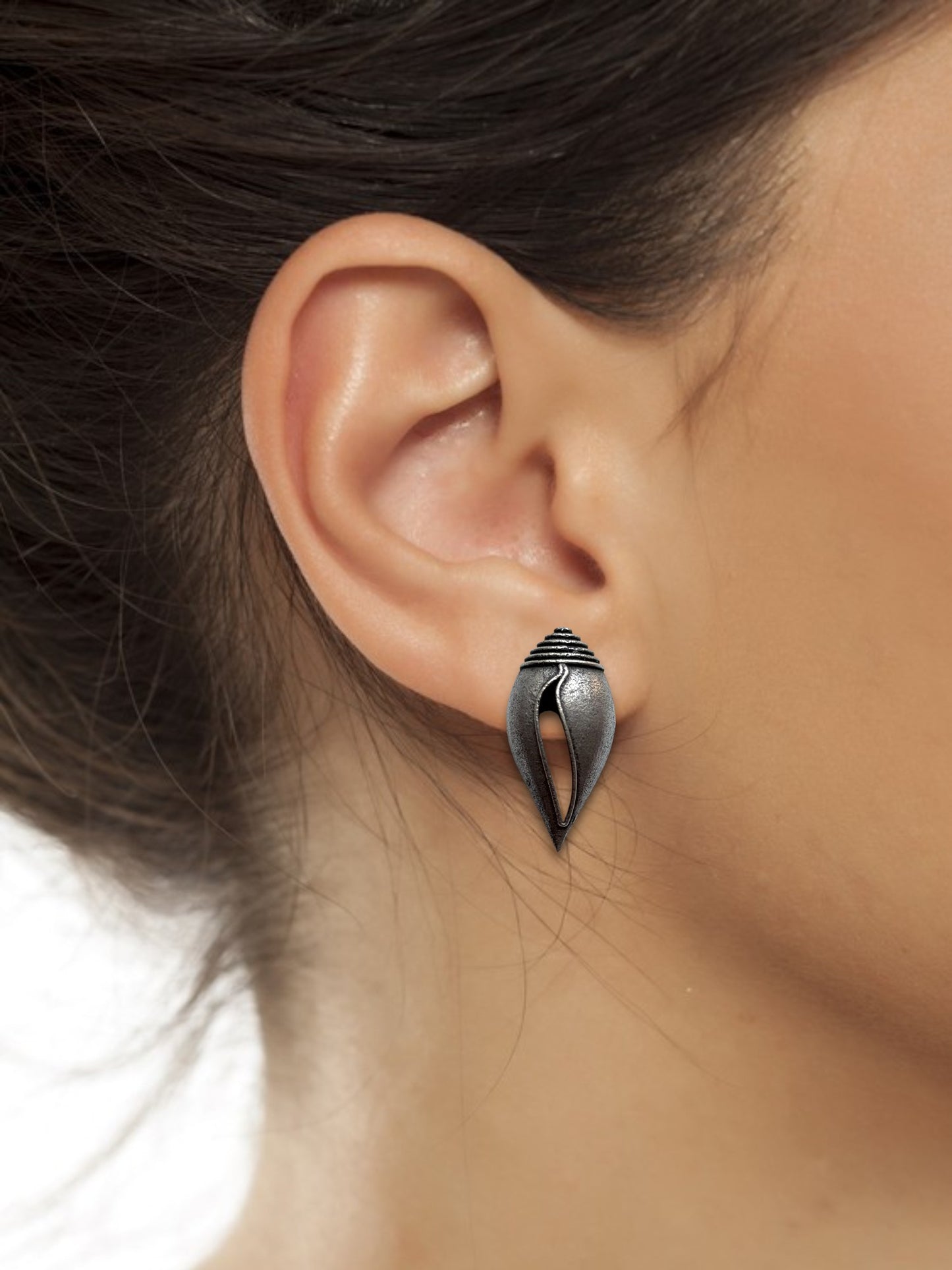 Silver Replica Shankh Stud