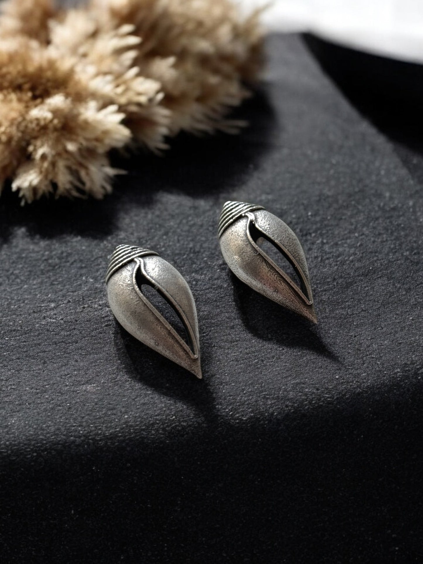 Silver Replica Shankh Stud