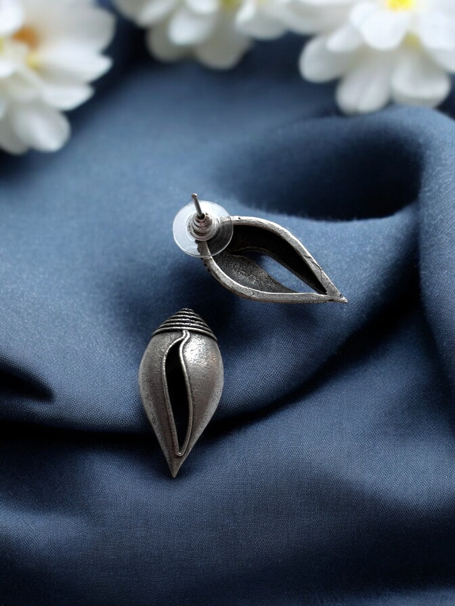Silver Replica Shankh Stud