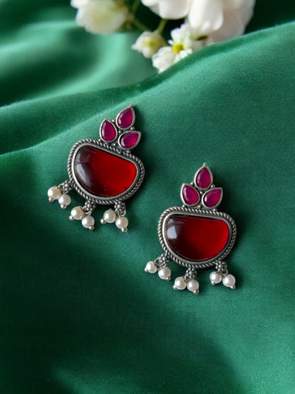 Silver Oxidised Silk Stone Embedded Earrings