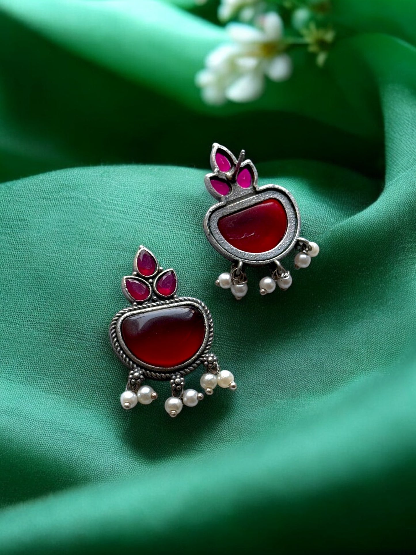 Silver Oxidised Silk Stone Embedded Earrings