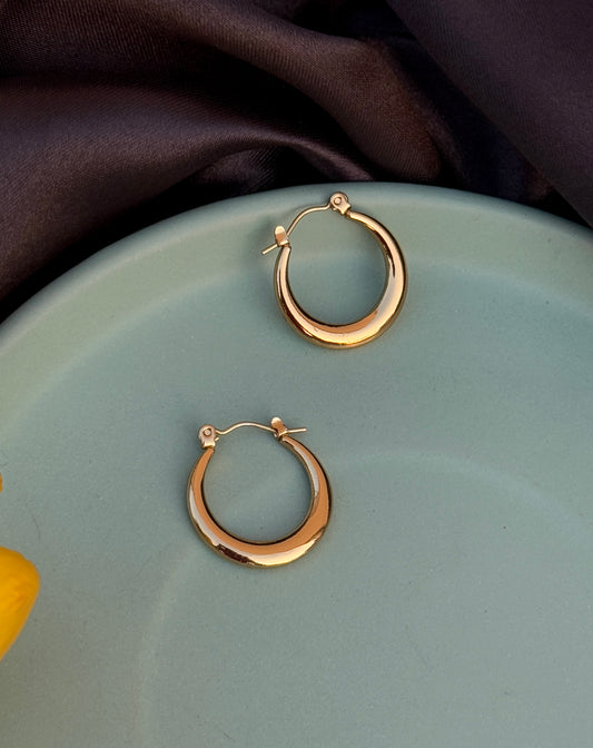 Anti-Tarnish Lightweight Hoop Earrings | Waterproof & Hypoallergenic