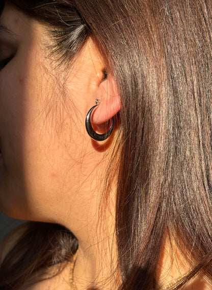 Anti-Tarnish Lightweight Hoop Earrings | Waterproof & Hypoallergenic