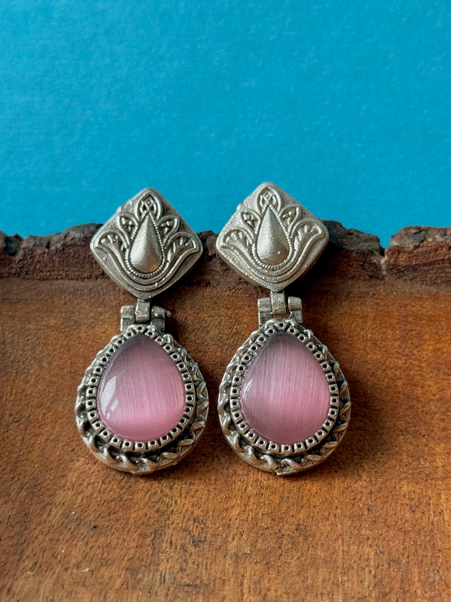 Silver lookalike Silk Stone Flower Engraved Earrings