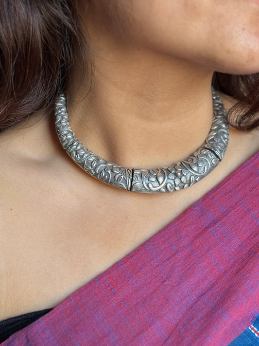 Self-Engraved Silver-Plated Hasli Necklace with Earrings